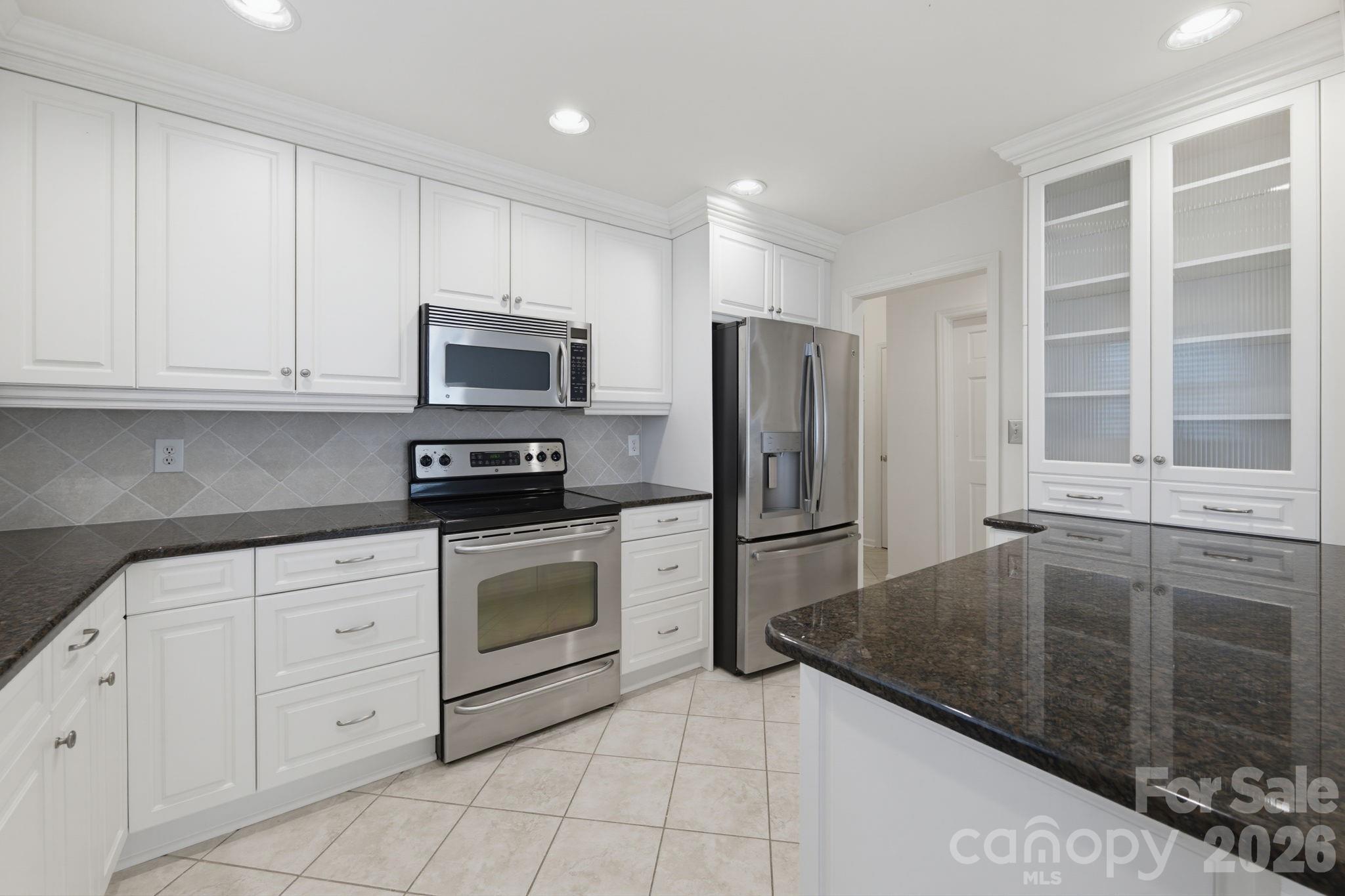4th image of 1016 Queens Rd, Charlotte, NC 28207