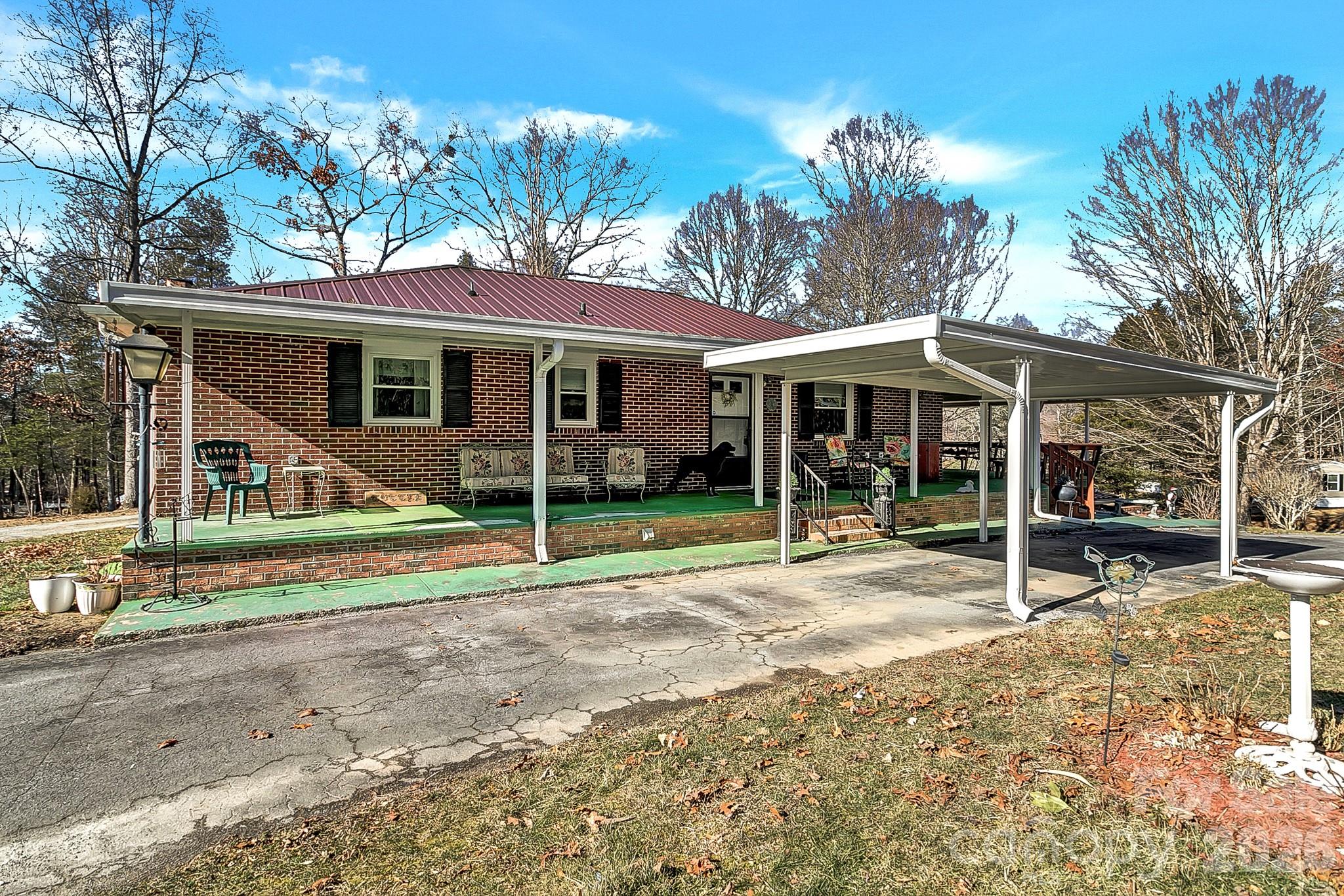 2nd image of 44 Tuttle Rd, Hendersonville, NC 28792 | MLS# 4359823