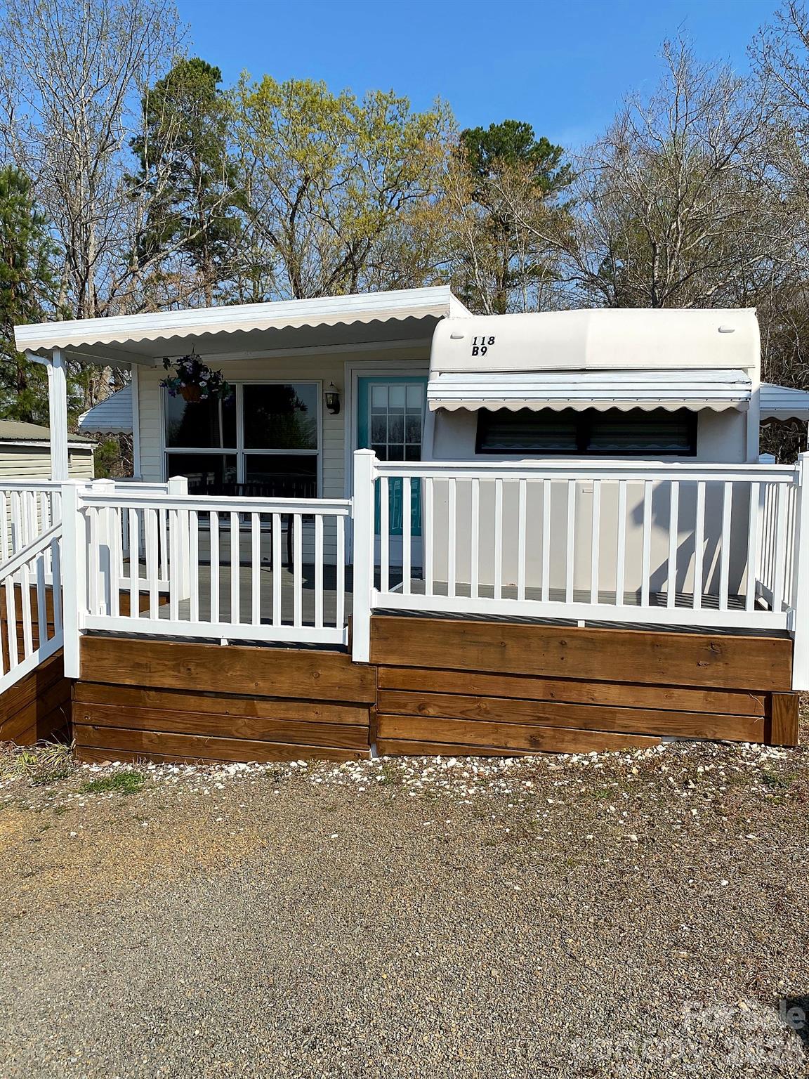 Homes for sale in New London, NC | 118 Eagle Dr, New London, NC 28127 | MLS# 4359986