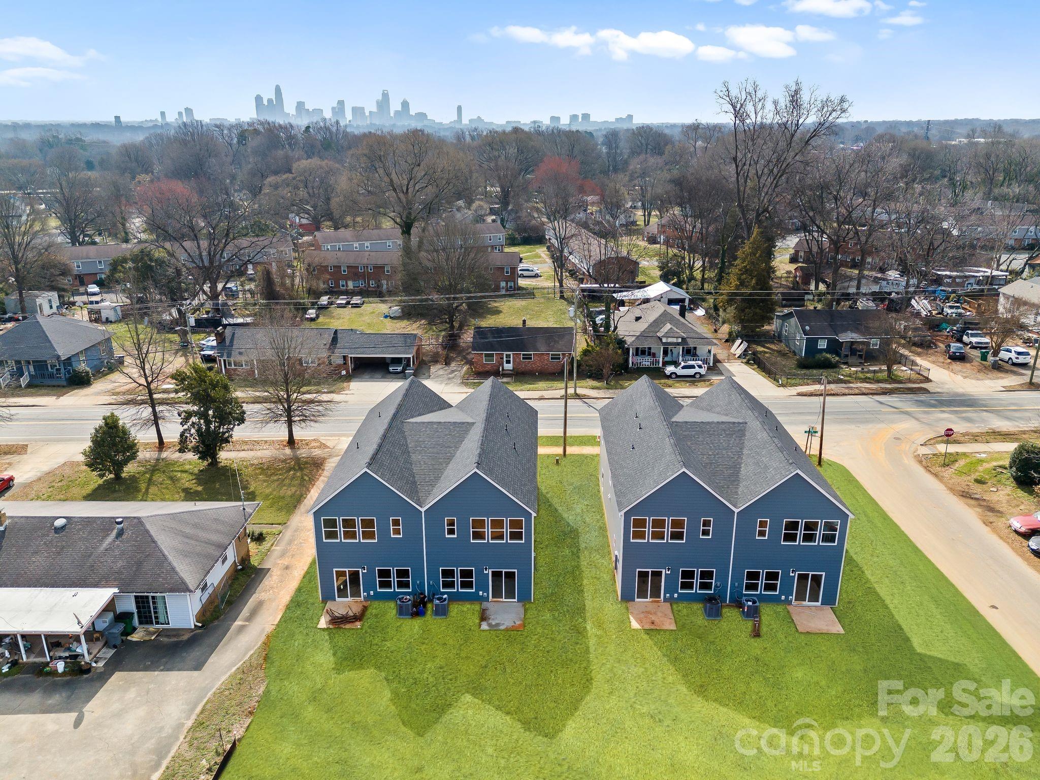 Homes for sale in Charlotte, NC | 341 N Hoskins Rd, Charlotte, NC 28216 | MLS# 4362535