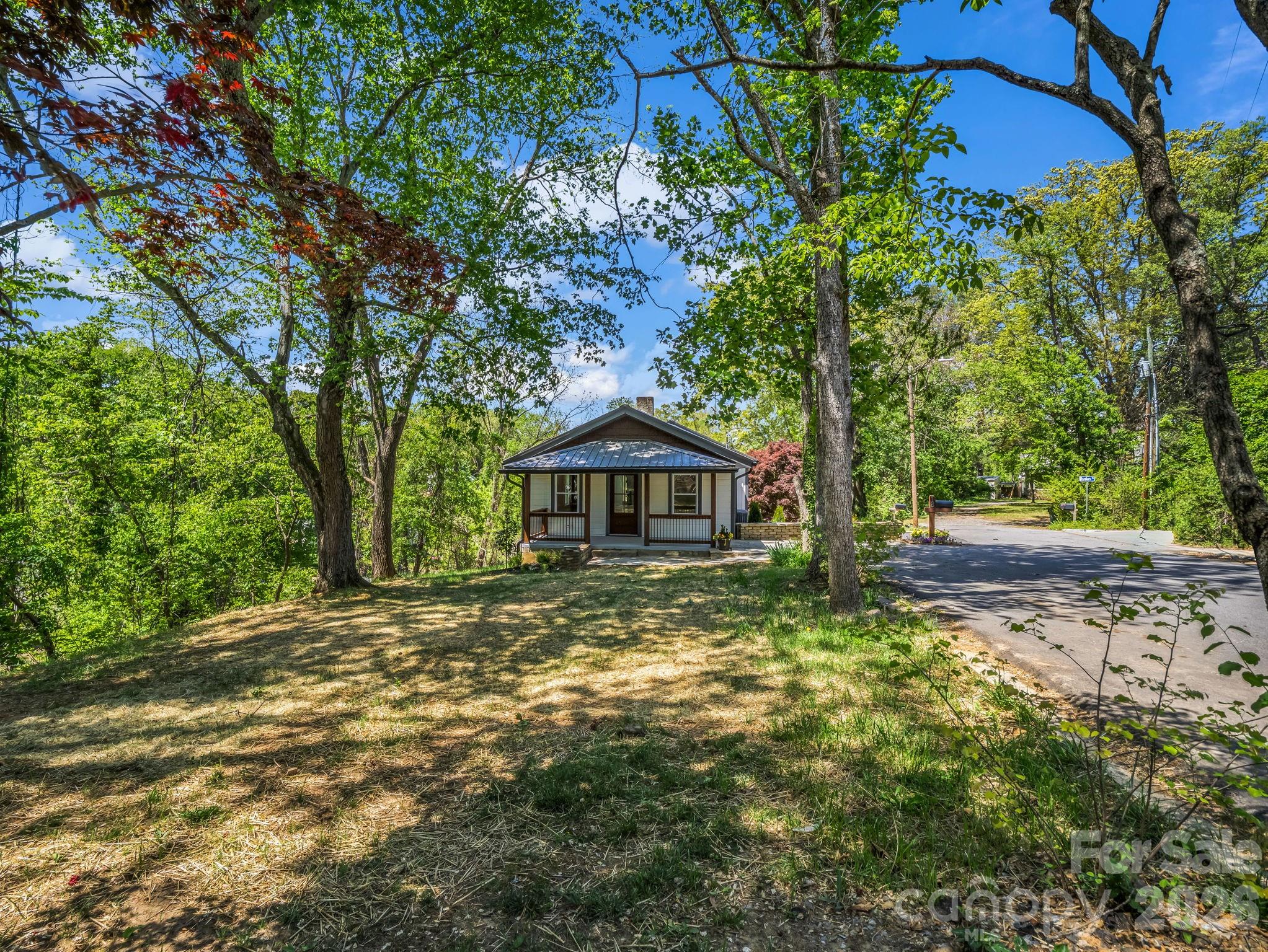 1st image of 18 Worley Pl, Asheville, NC 28806 | MLS# 4366279
