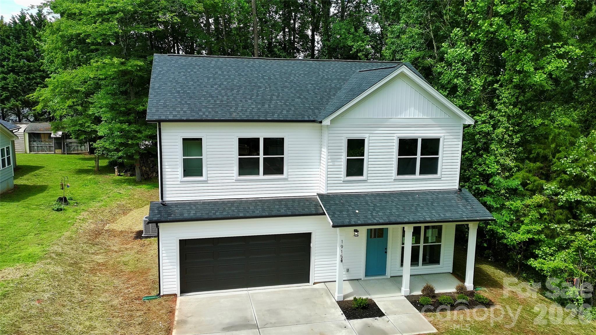 Homes for sale in Charlotte, NC | 1915 Dove Dr, Charlotte, NC 28214 | MLS# 4368896