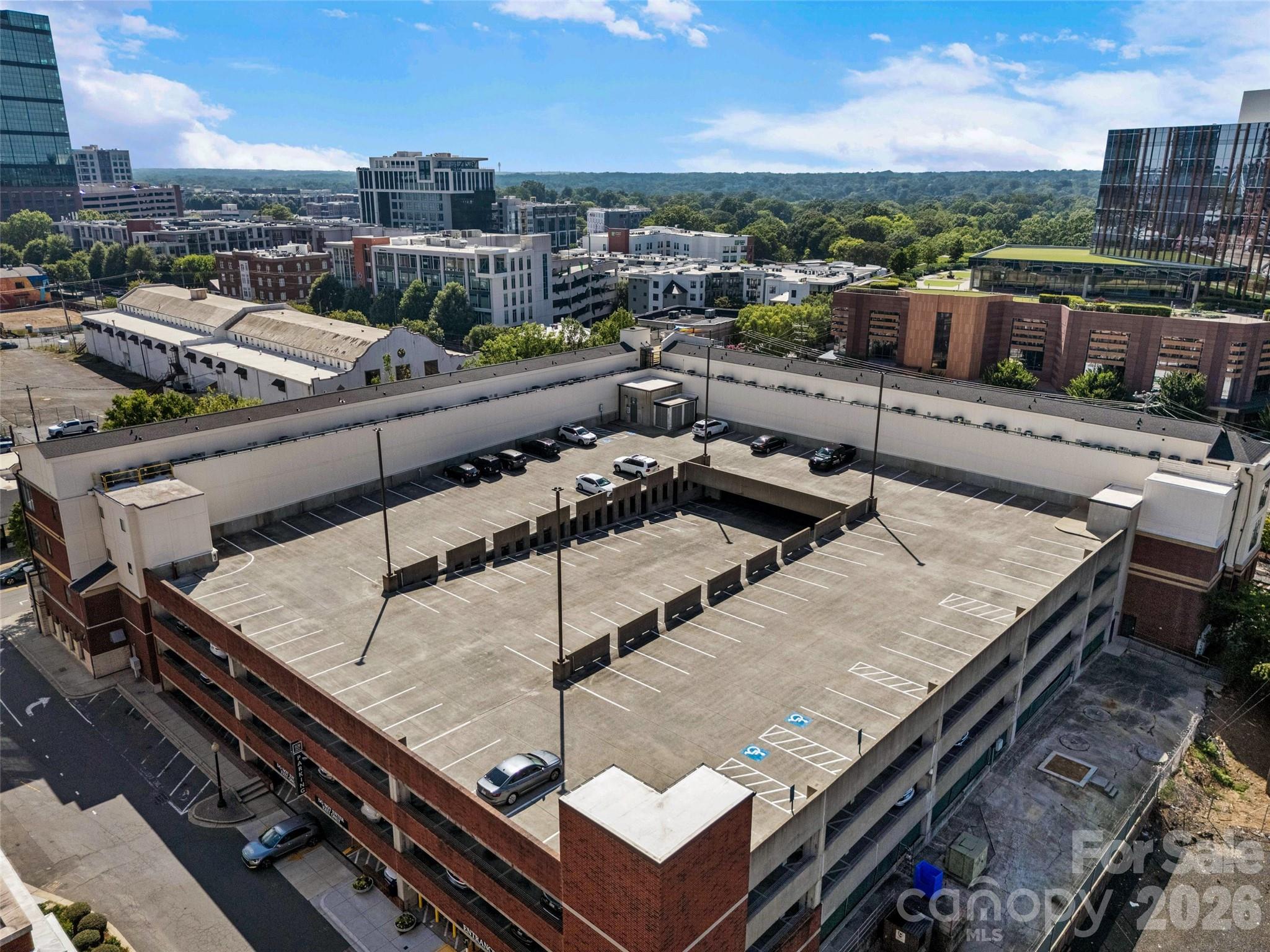 3rd image of 115 E Park Ave, Charlotte, NC 28203