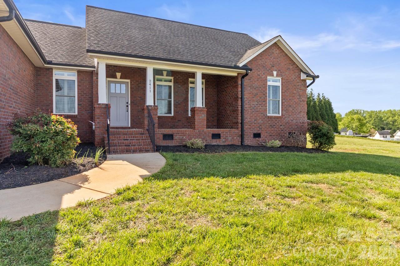 2nd image of 2411 Carriage Ln, Lincolnton, NC 28092 | MLS# 4369152
