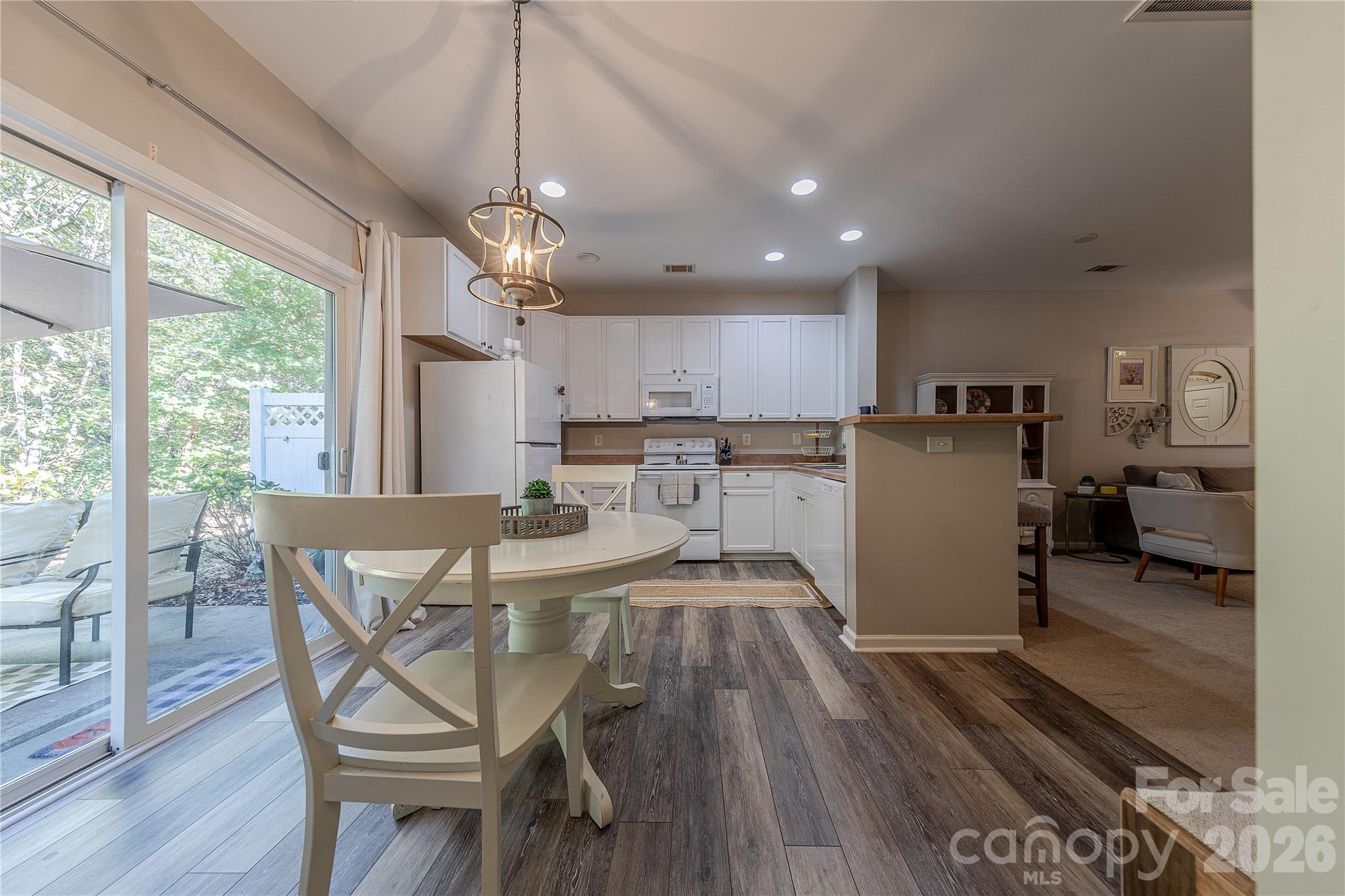 2nd image of 124 Clydesdale Ct, Matthews, NC 28104 | MLS# 4372388