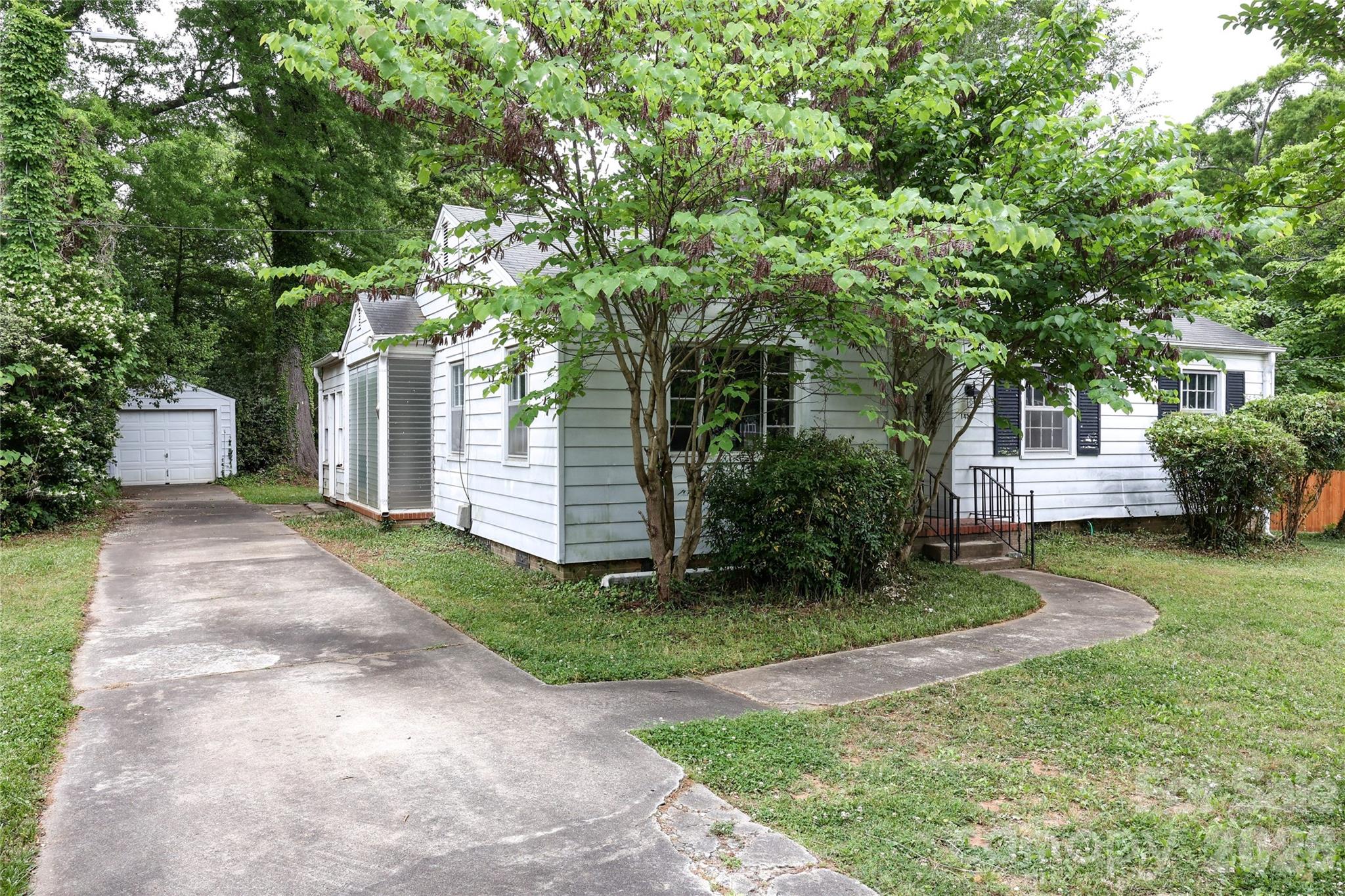 38th image of 1456 Briar Creek Rd, Charlotte, NC 28205 | MLS# 4377109
