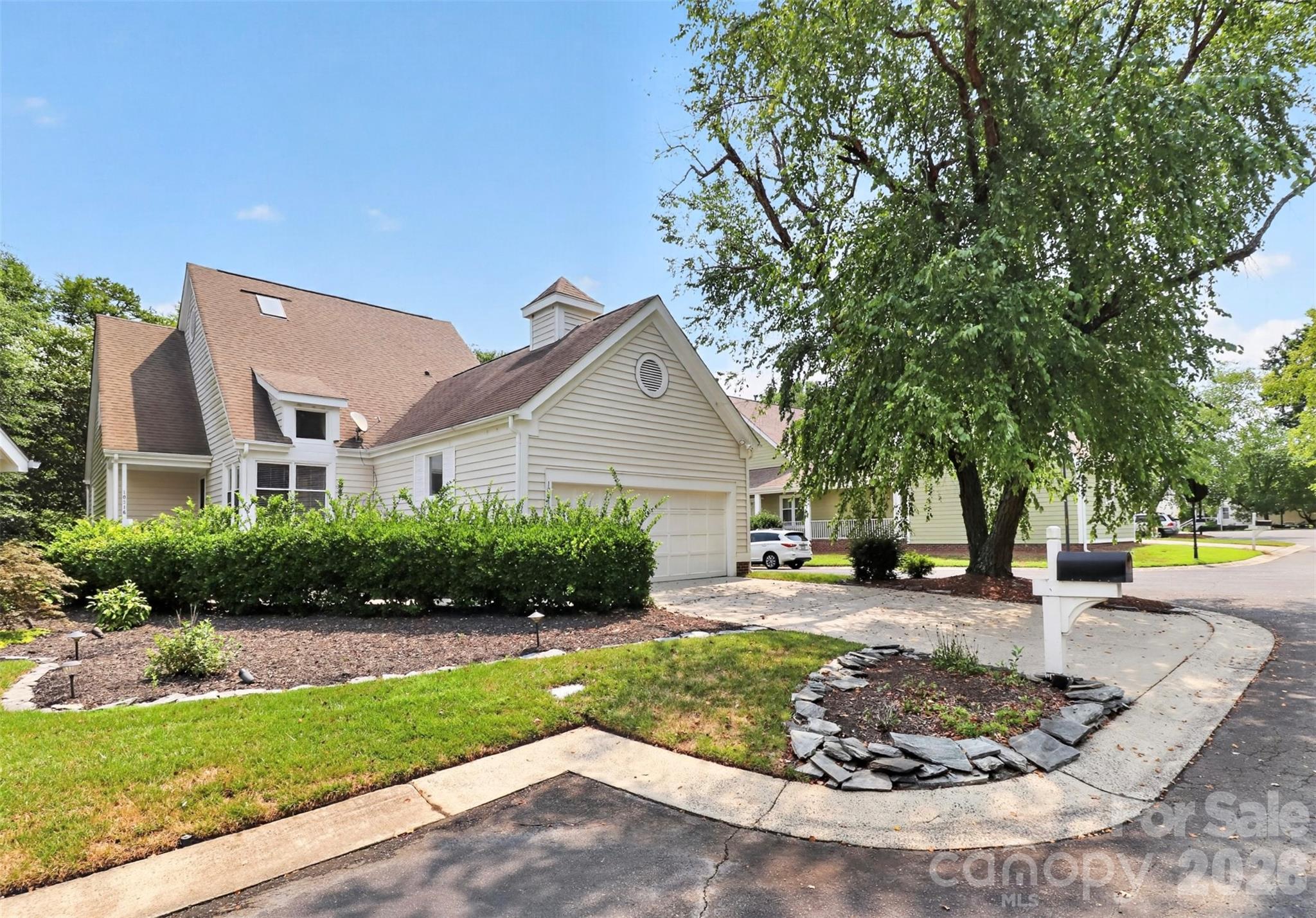 2nd image of 10316 Johns Towne Dr, Charlotte, NC 28210 | MLS# 4378149