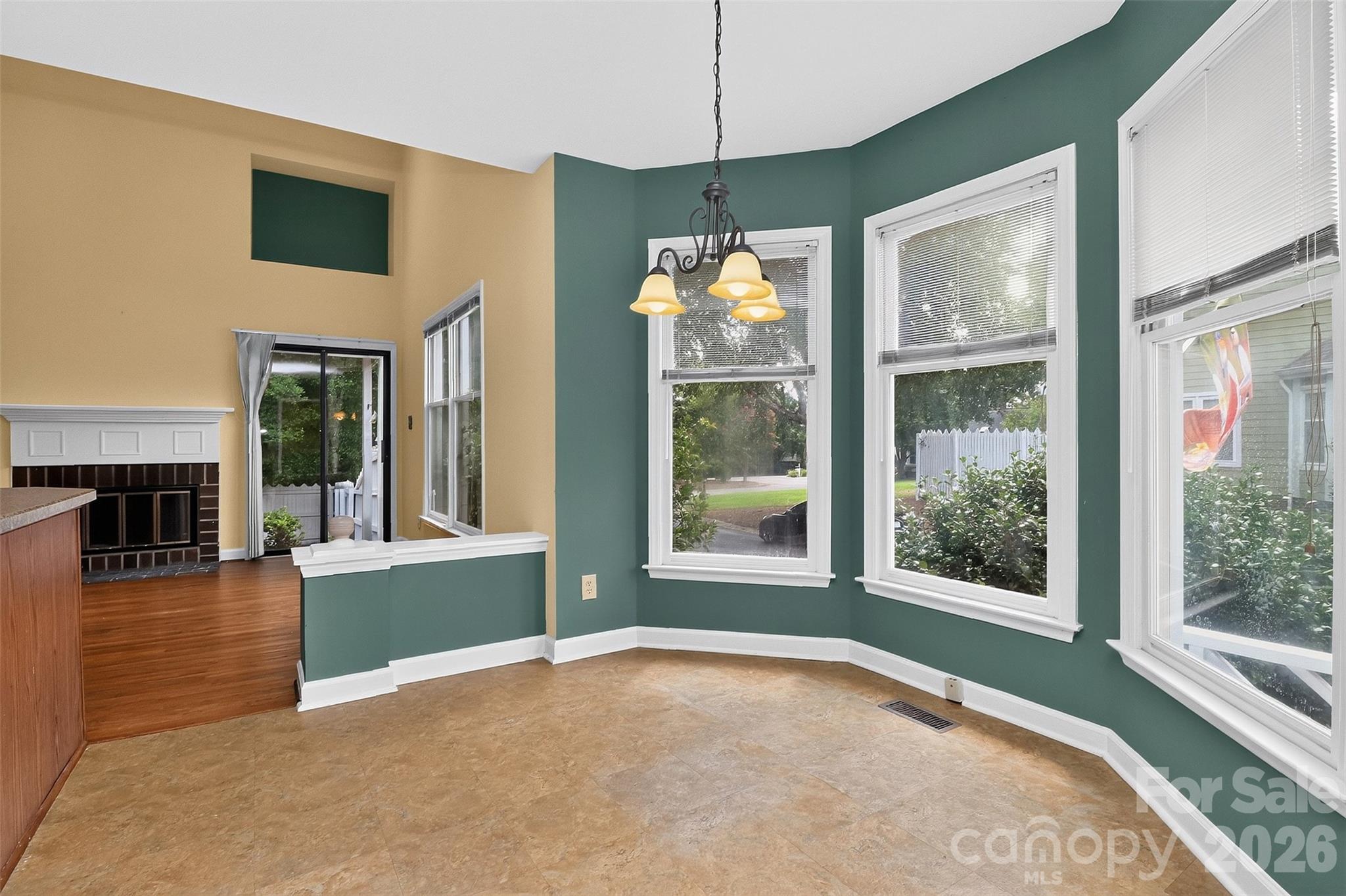 4th image of 10316 Johns Towne Dr, Charlotte, NC 28210 | MLS# 4378149