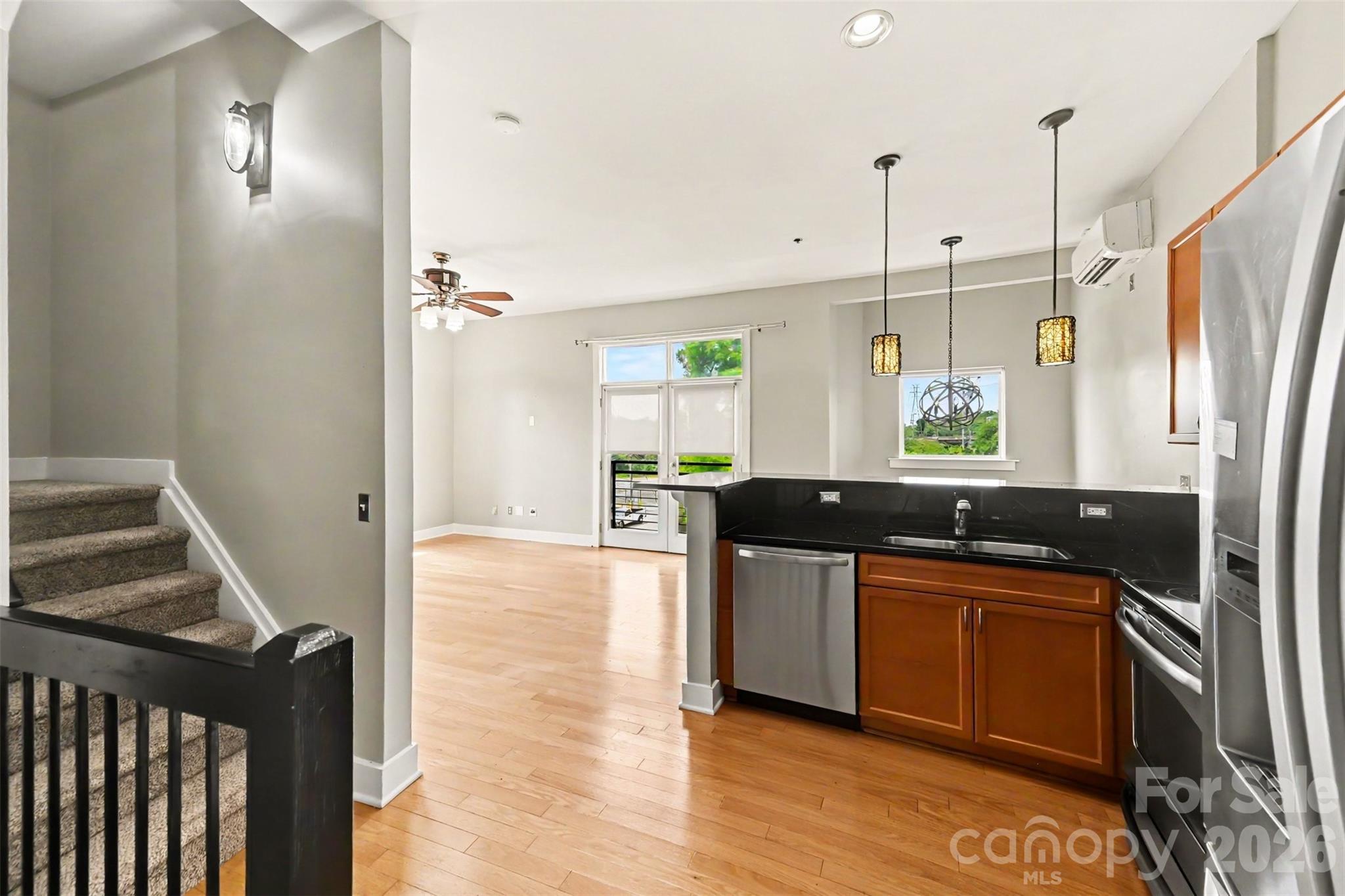 5th image of 633 Mcninch St, Charlotte, NC 27606