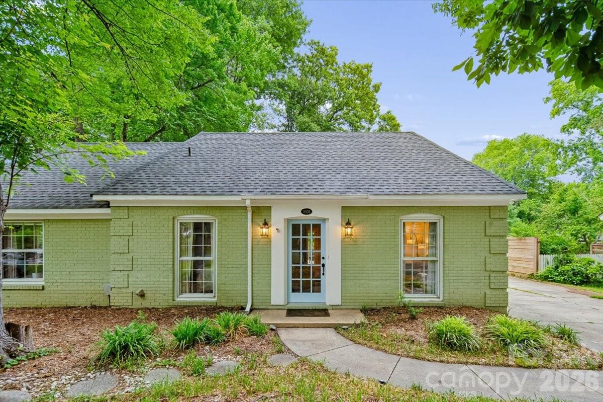Homes for sale in Charlotte, NC | 1005 Pinafore Dr, Charlotte, NC 28212 | MLS# 4380838