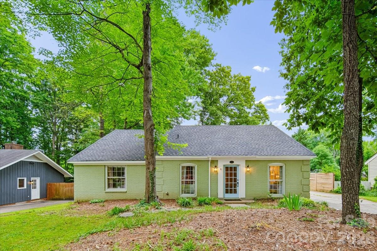 Homes for sale in Charlotte, NC | 1005 Pinafore Dr, Charlotte, NC 28212 | MLS# 4380838