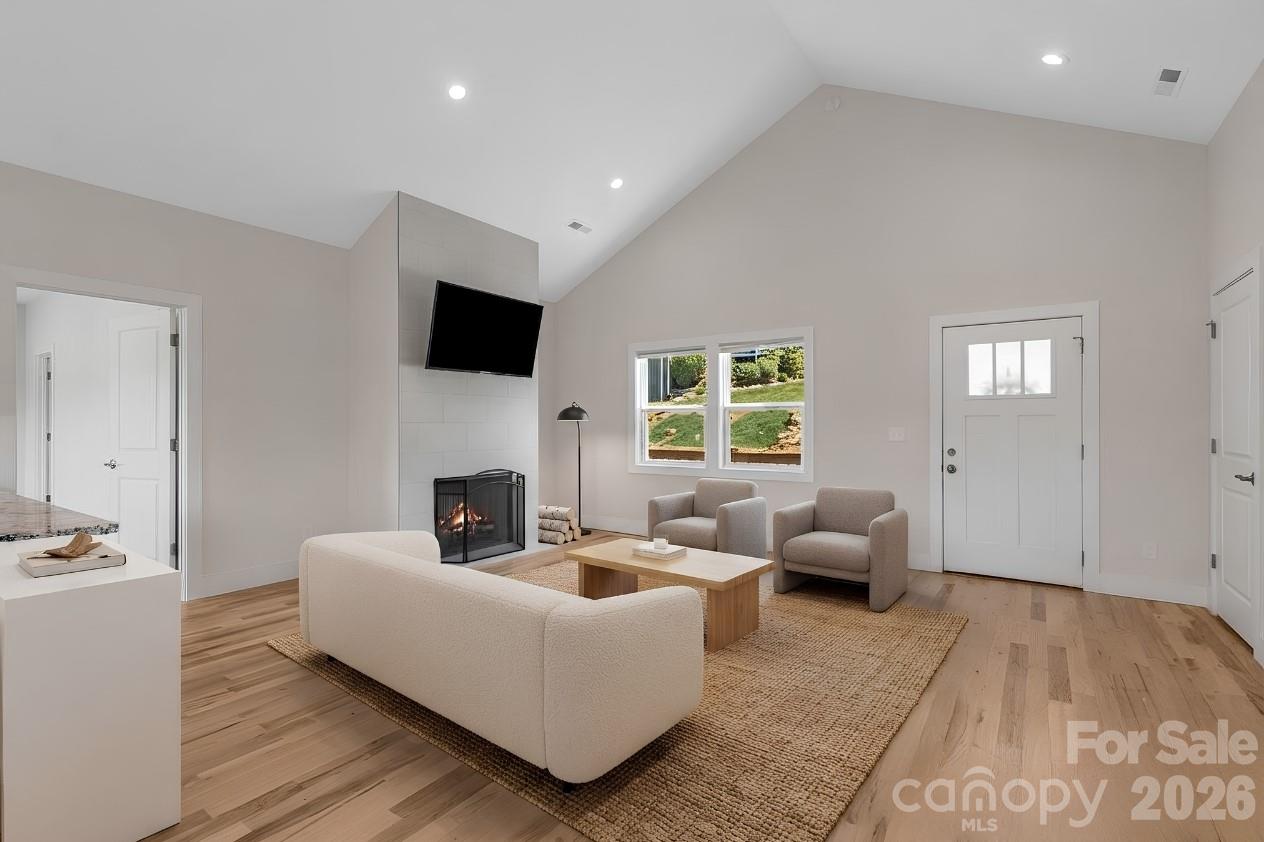 3rd image of 215 Oak Meadow Ln, Asheville, NC 28804 | MLS# 4382022