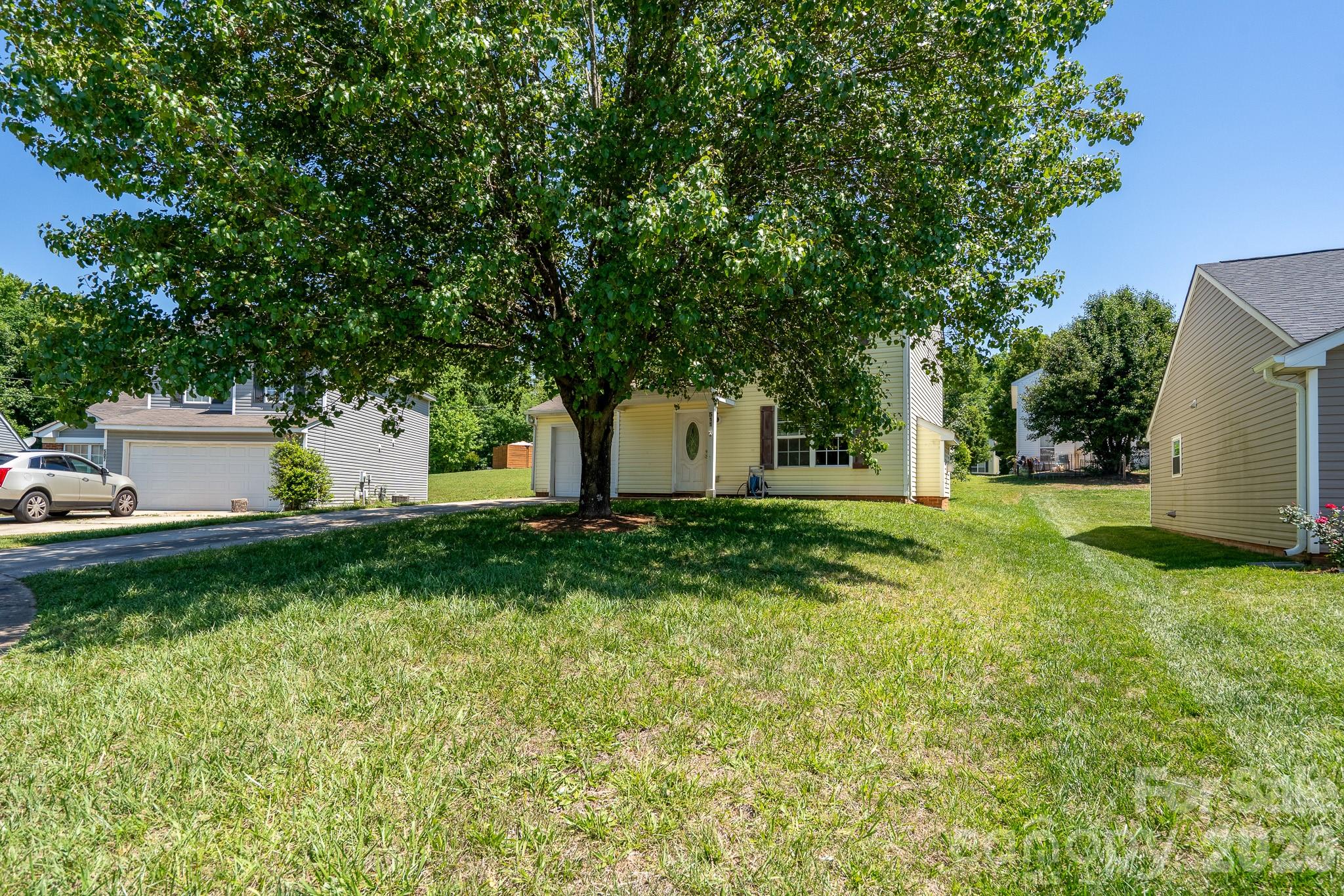 2nd image of 511 Lightspun Ln, Charlotte, NC 28216 | MLS# 4382805