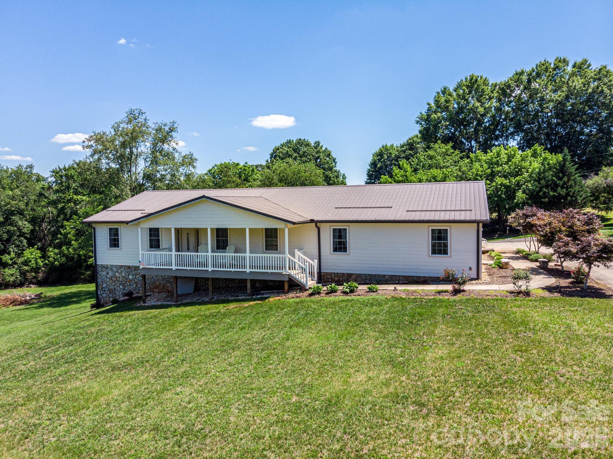 Homes for sale in Granite Falls, NC | 460 Sunset St, Granite Falls, NC 28630 | MLS# 4382818