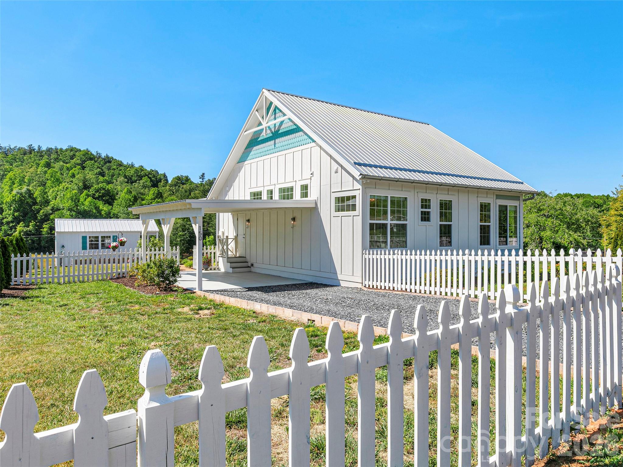 Homes for sale in Penrose, NC | 150 Brilliant Sky Rd, Penrose, NC 28766 | MLS# 4383039