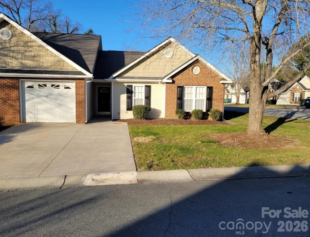 Homes for sale in Mount Holly, NC | 115 Edinburgh Ct, Mount Holly, NC 28120 | MLS# 4384116