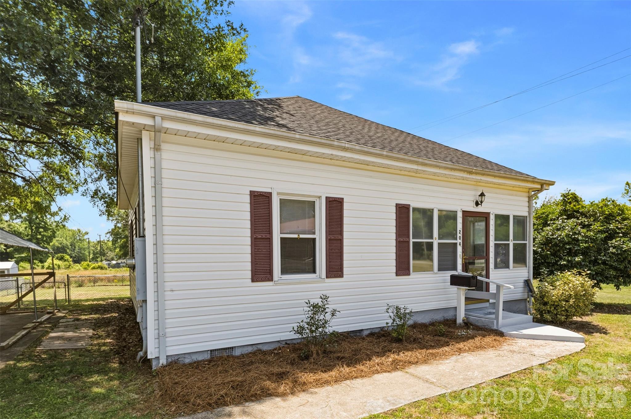 Homes for sale in Clover, SC | 204 Hampshire Ln, Clover, SC 29710 | MLS# 4385214