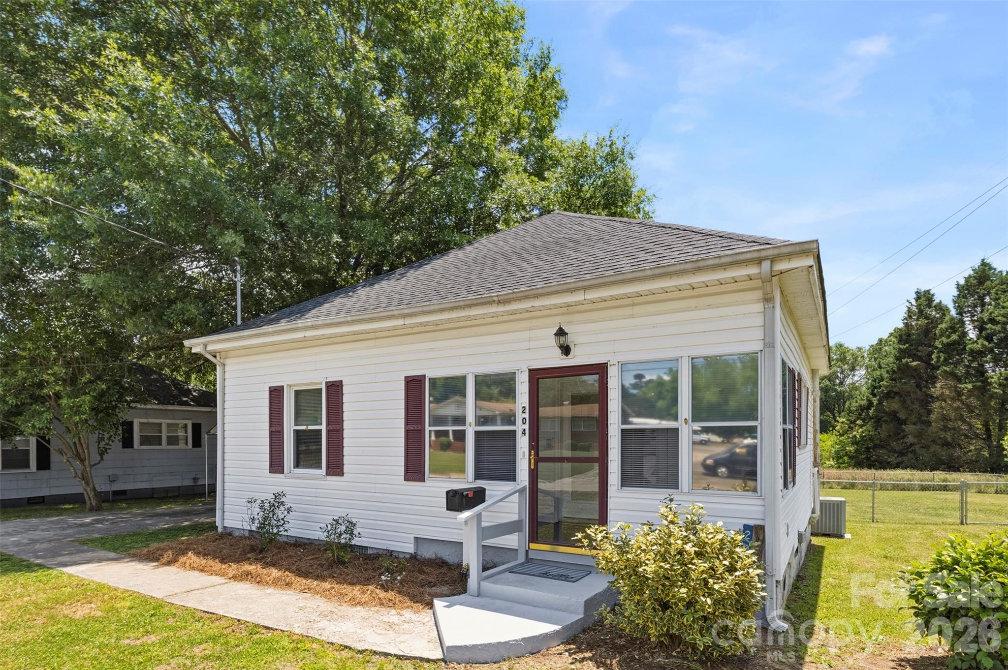 Homes for sale in Clover, SC | 204 Hampshire Ln, Clover, SC 29710 | MLS# 4385214