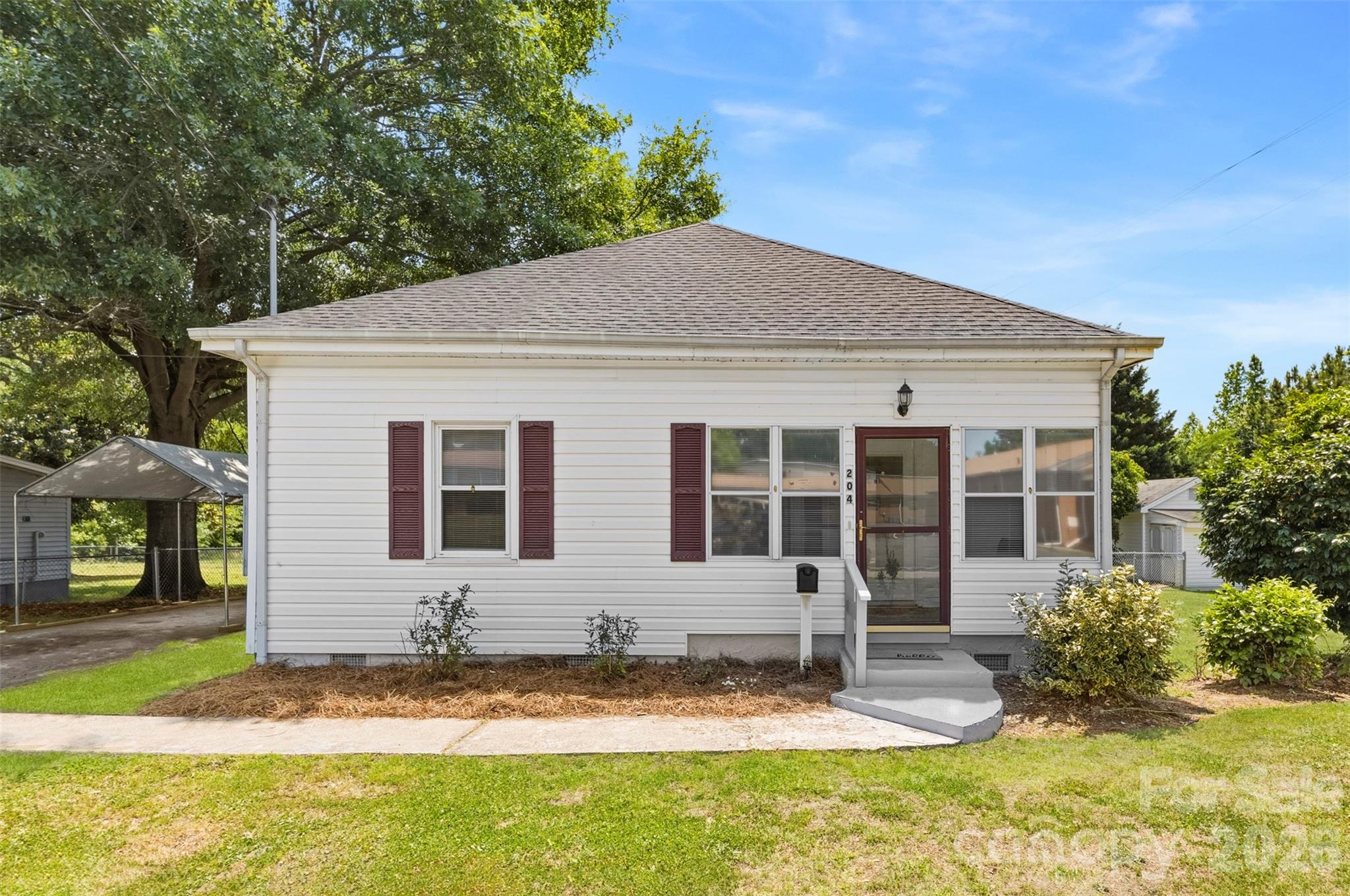 Homes for sale in Clover, SC | 204 Hampshire Ln, Clover, SC 29710 | MLS# 4385214
