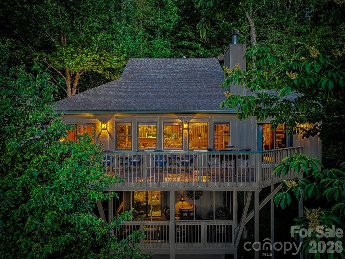 Photo 1 of Single family home for sale at 121 Ivy Ridge Rd, Burnsville, NC 28714 | MLS# 4385530 | Listing updated on 2026-09-04