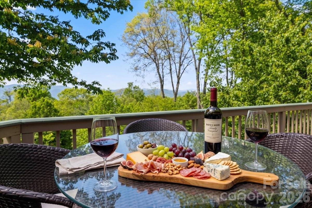 Photo 2 of Single family home for sale at 121 Ivy Ridge Rd, Burnsville, NC 28714 | MLS# 4385530 | Listing updated on 2026-09-04