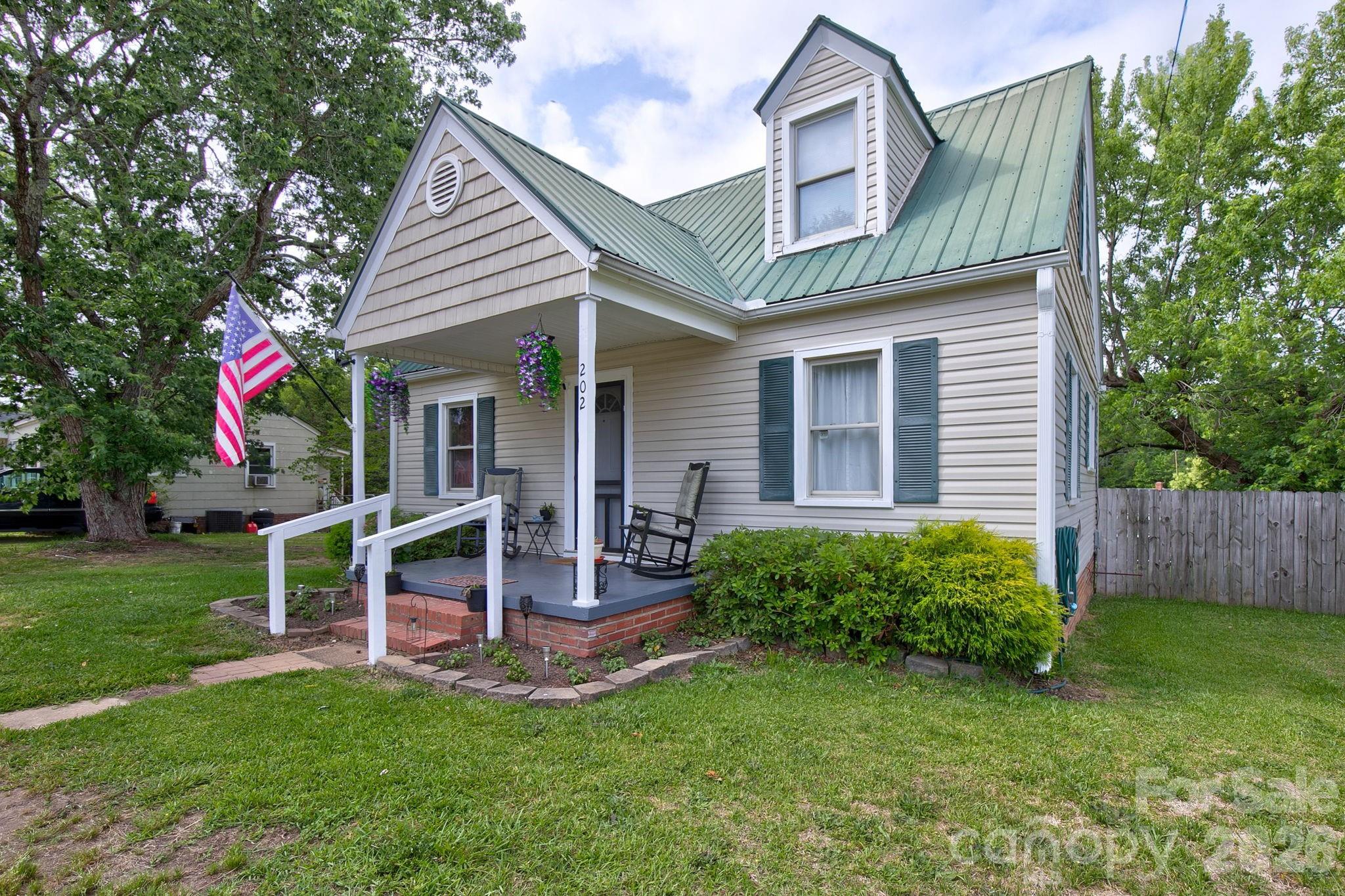 Homes for sale in Great Falls, SC | 202 Chester Ave #2, Great Falls, SC 29055 | MLS# 4386230