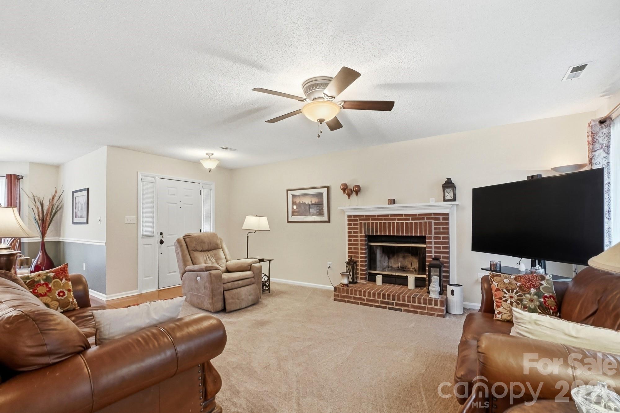 Homes for sale in Charlotte, NC | 6000 Carriage Oaks Dr, Charlotte, NC 28262 | MLS# 4386305