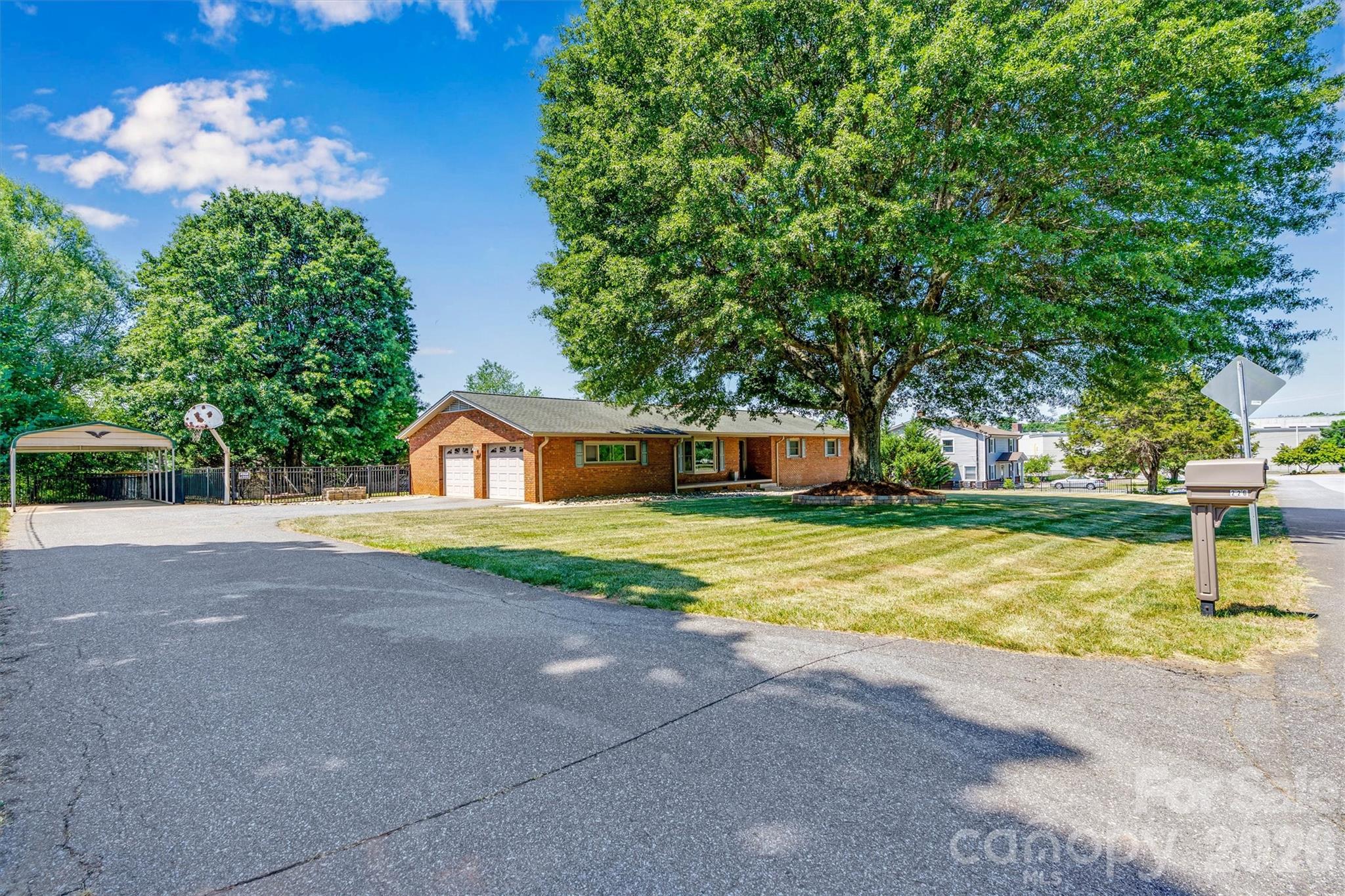 3rd image of 226 28Th Avenue Pl Ne, Hickory, NC 28601 | MLS# 4386379