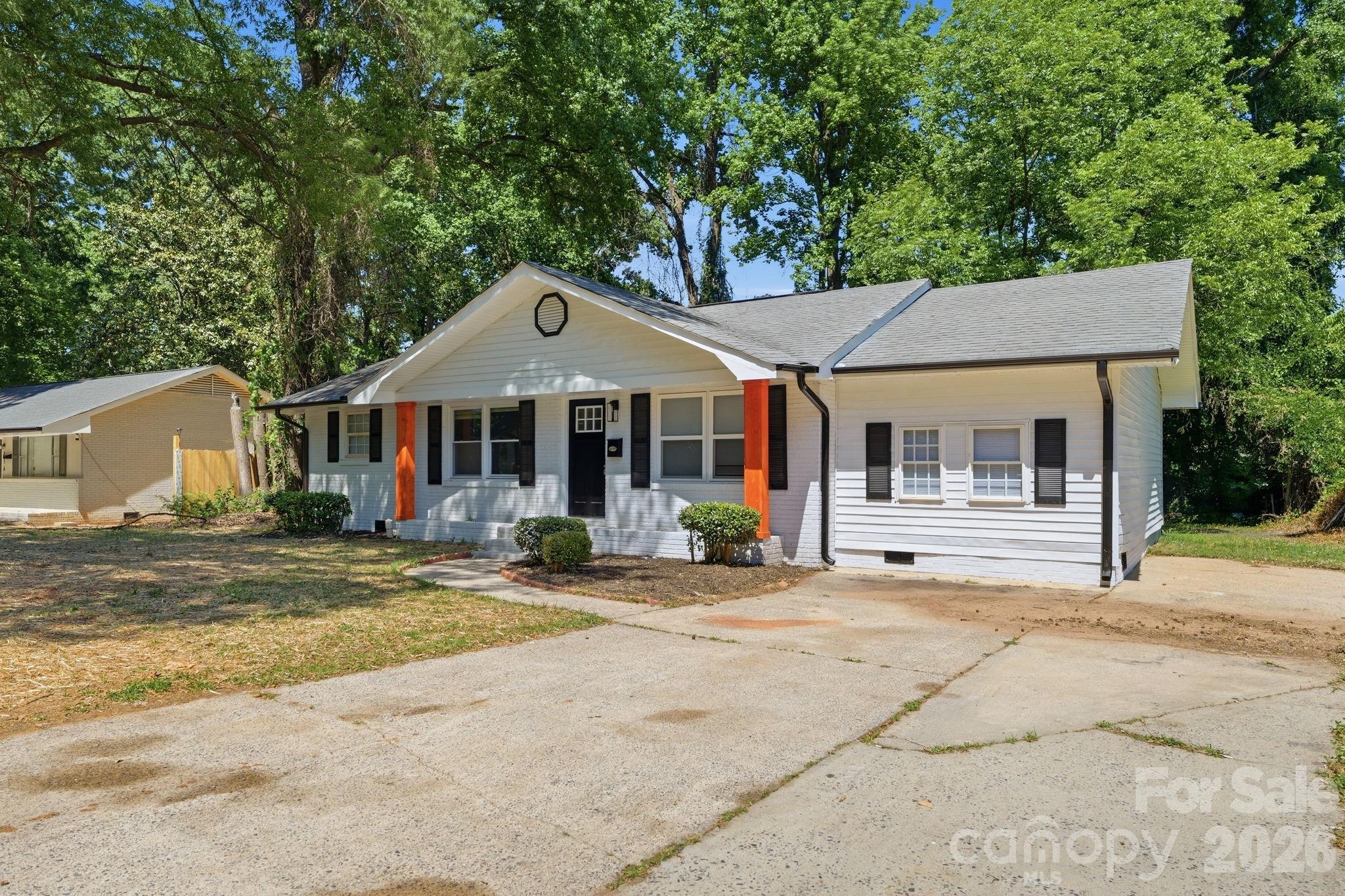 1st image of 810 Echo Glen Rd, Charlotte, NC 28213 | MLS# 4386453