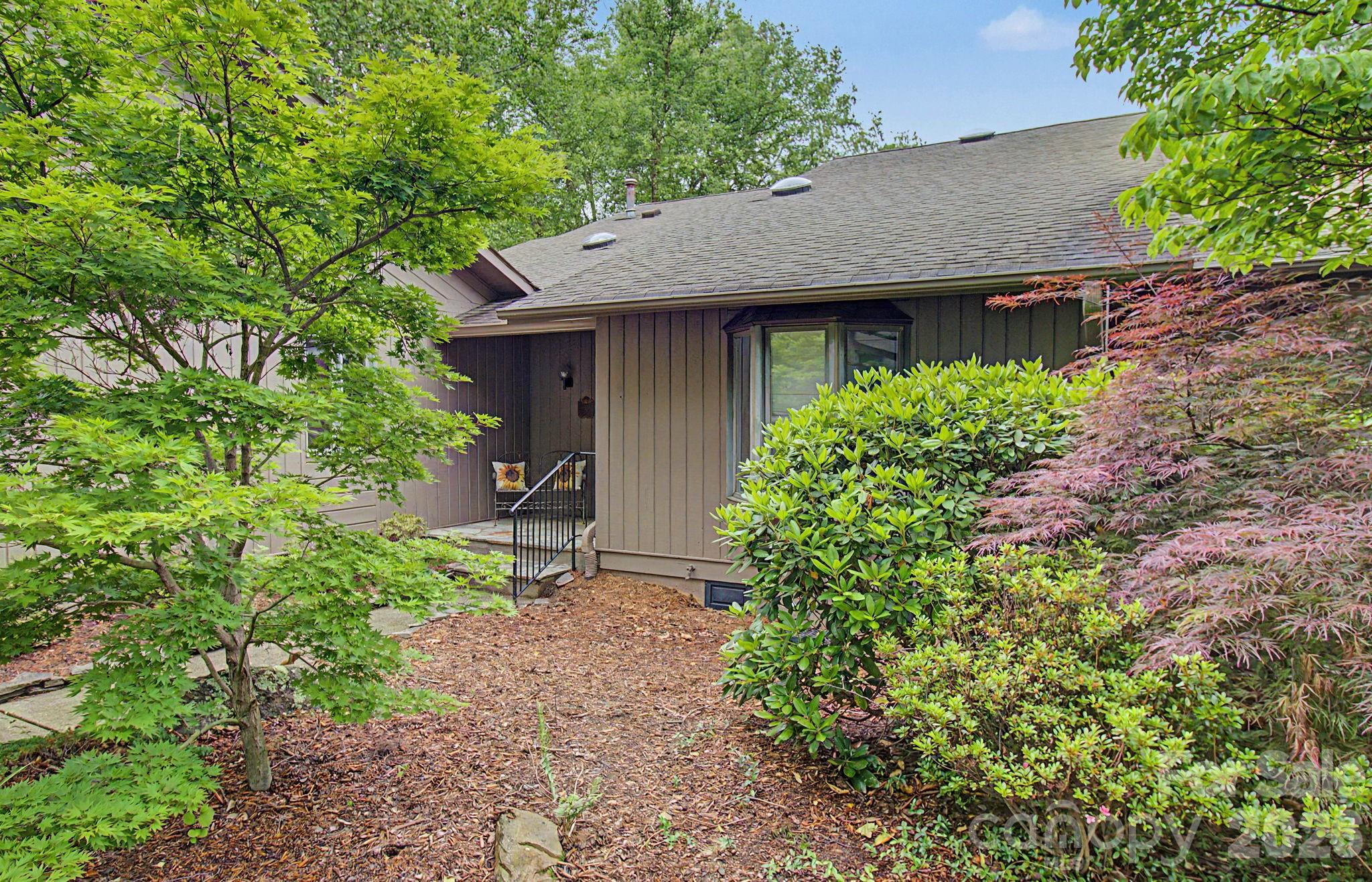 Homes for sale in Asheville, NC | 16 Clubside Dr, Asheville, NC 28804 | MLS# 4386768
