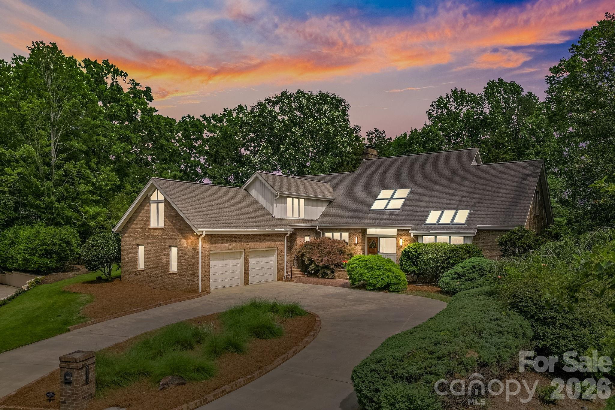 Homes for sale in Charlotte, NC | 5901 Marsailles Ct, Charlotte, NC 28277 | MLS# 4387017