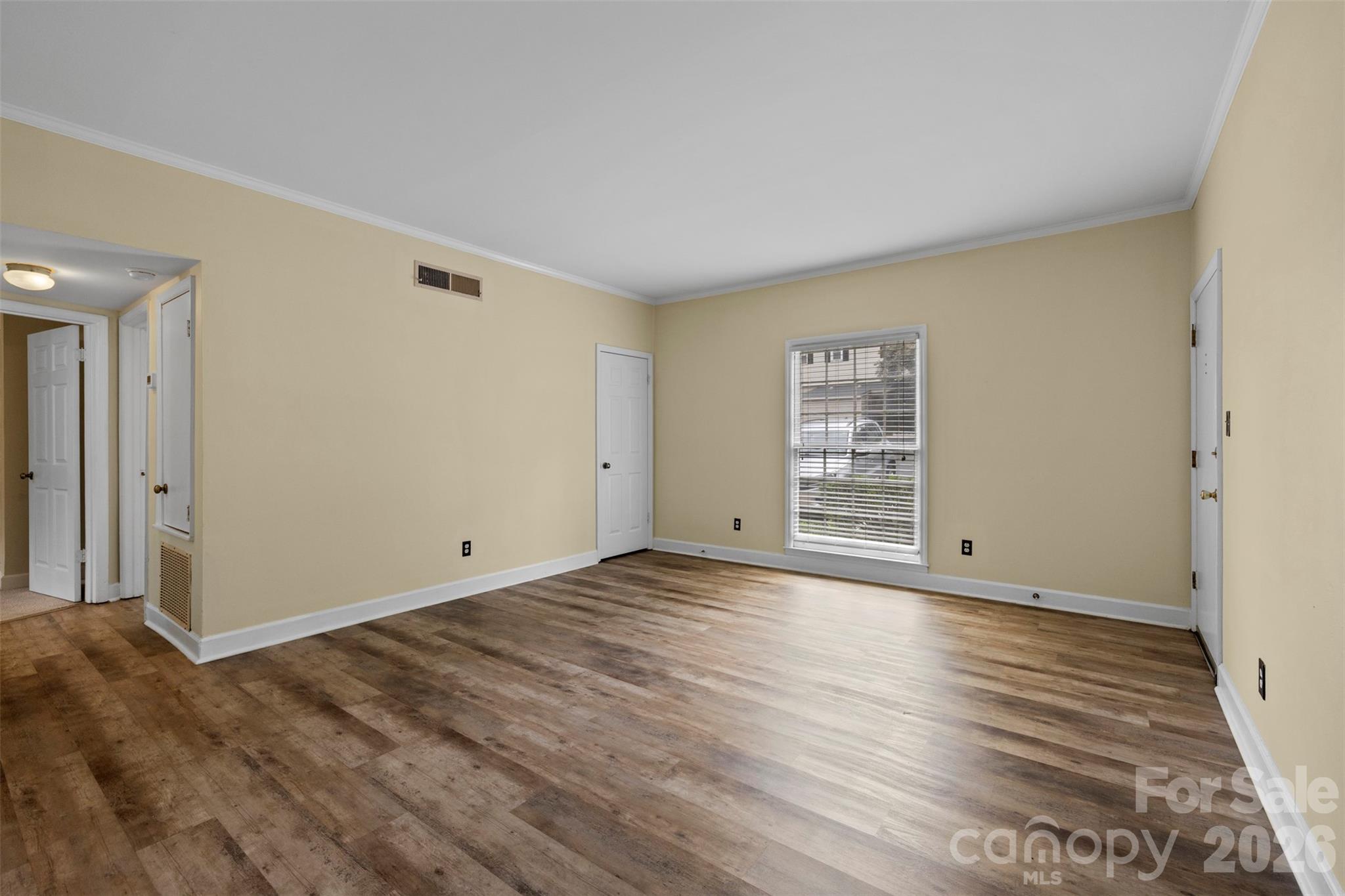Homes for sale in Charlotte, NC | 5925 Quail Holw Rd, Charlotte, NC 28210