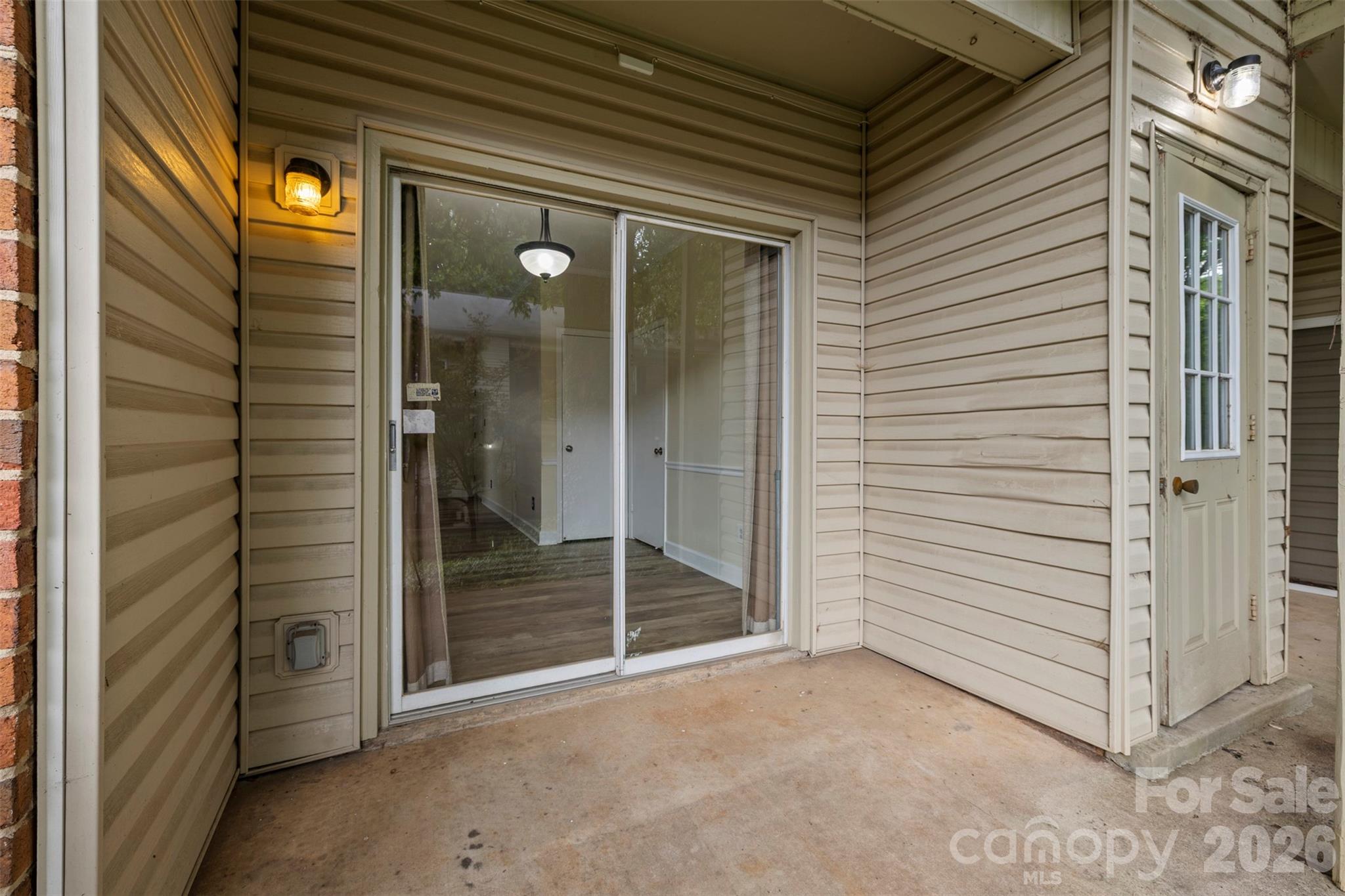 Homes for sale in Charlotte, NC | 5925 Quail Hollow Road, Charlotte, NC 28210 | Houzeo
