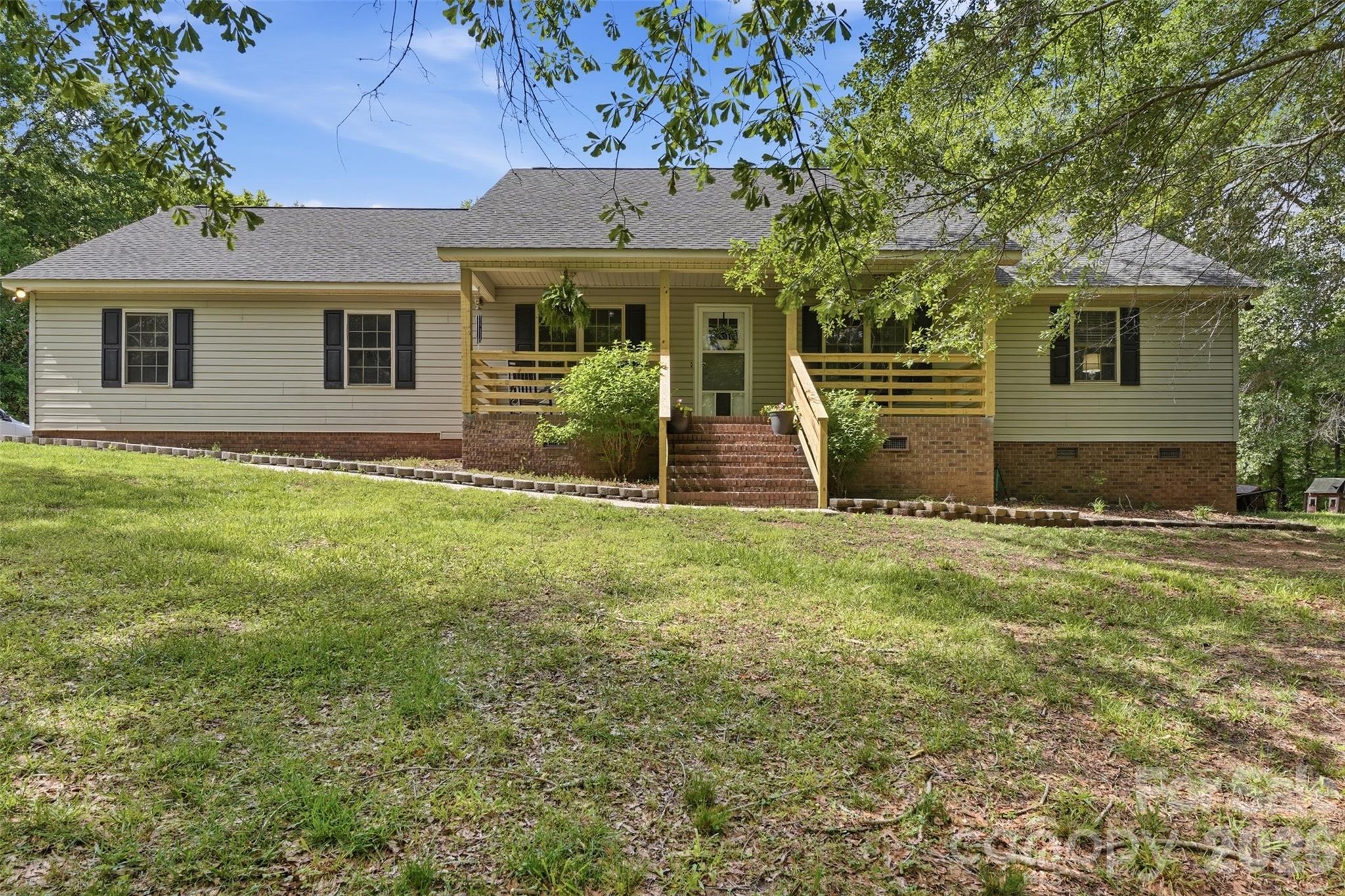 Homes for sale in Edgemoor, SC | 1739 Westbrook Rd, Edgemoor, SC 29712 | MLS# 4387321