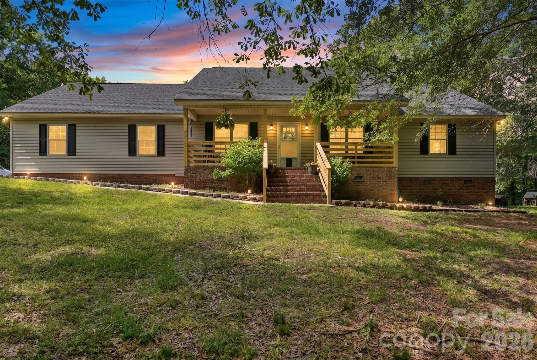 Homes for sale in Edgemoor, SC | 1739 Westbrook Rd, Edgemoor, SC 29712 | MLS# 4387321