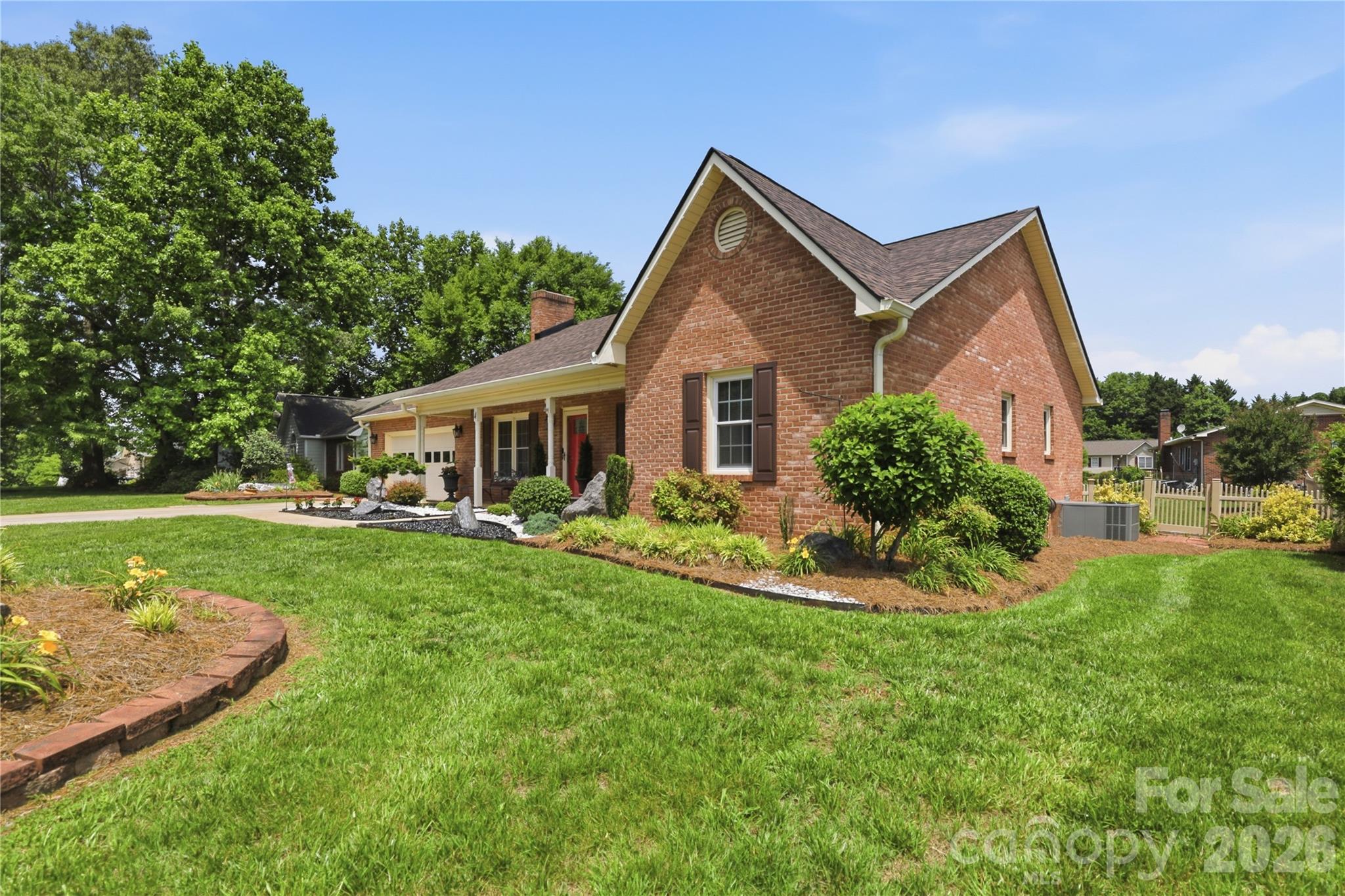 Homes for sale in Granite Falls, NC | 4 Fox Ridge Dr, Granite Falls, NC 28630 | MLS# 4387369