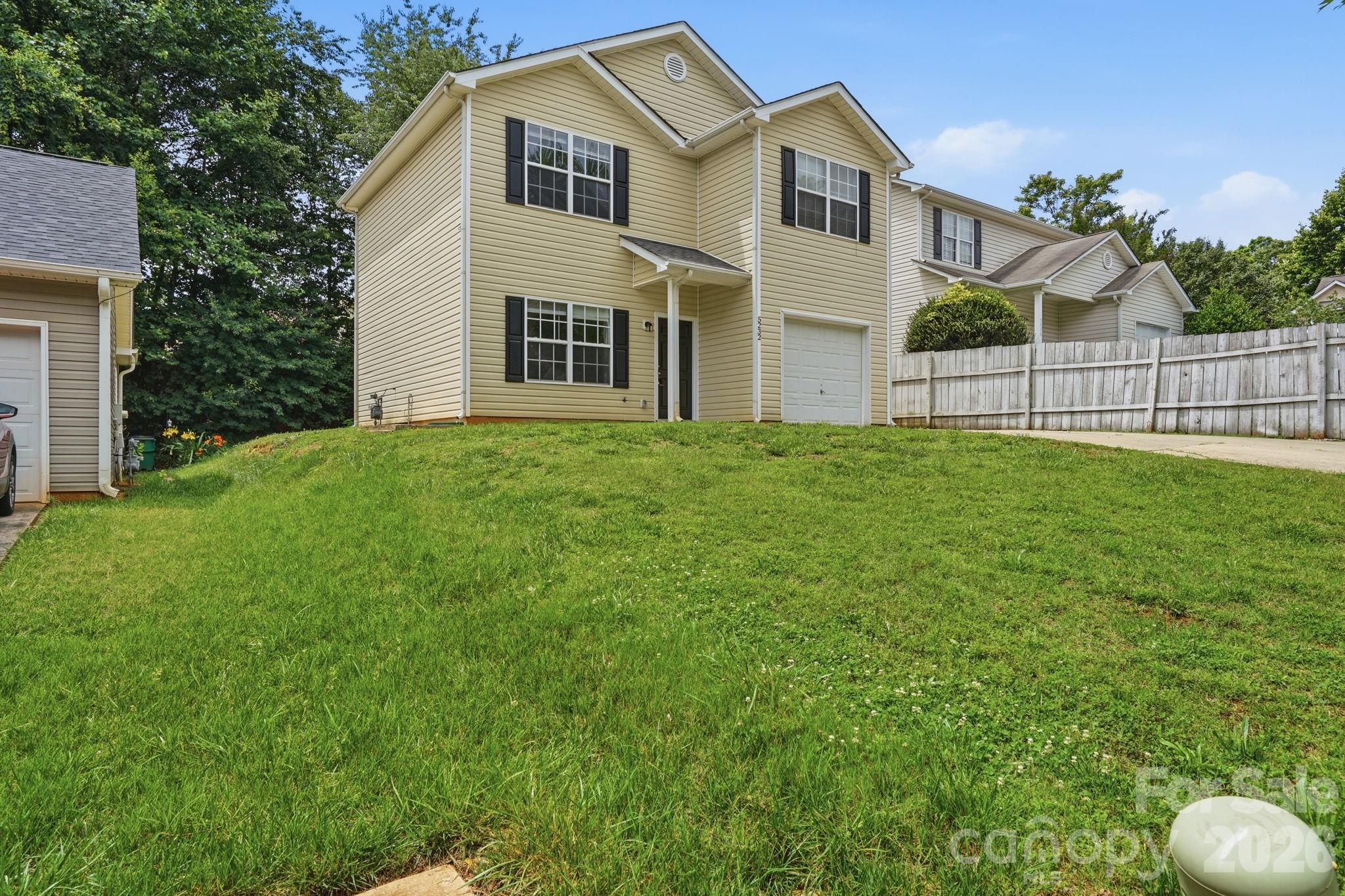 Homes for sale in Charlotte, NC | 5240 Javitz Rd, Charlotte, NC 28216 | MLS# 4387419