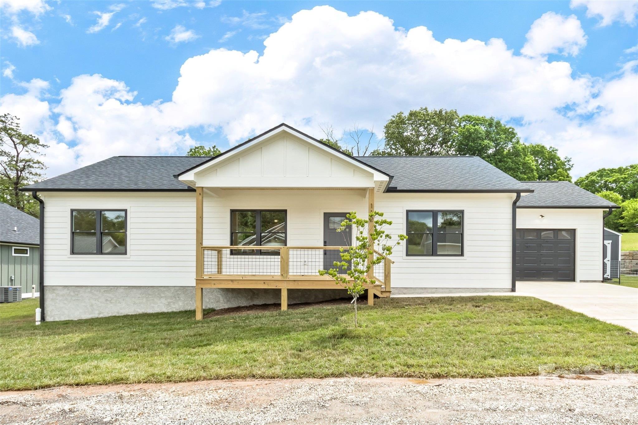 Homes for sale in Clyde, NC | 112 Peyton Elaine Rd, Clyde, NC 28721 | MLS# 4387524