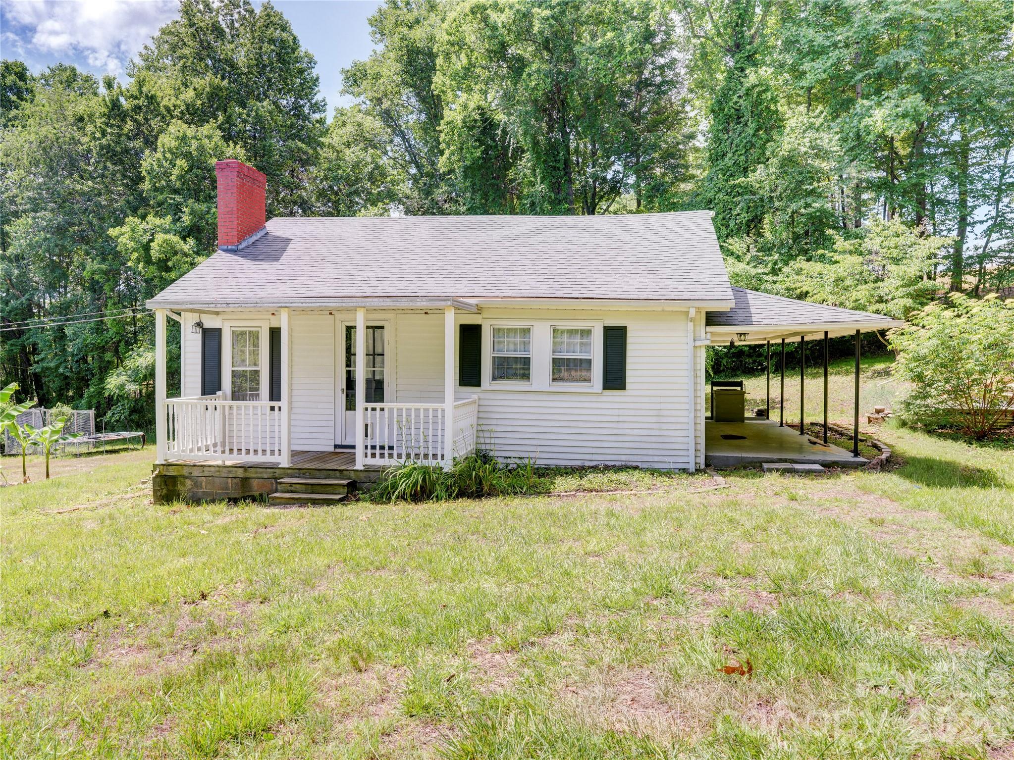 Homes for sale in Elkin, NC | 7049 Austin Little Mountain Rd, Elkin, NC 28621 | MLS# 4387564