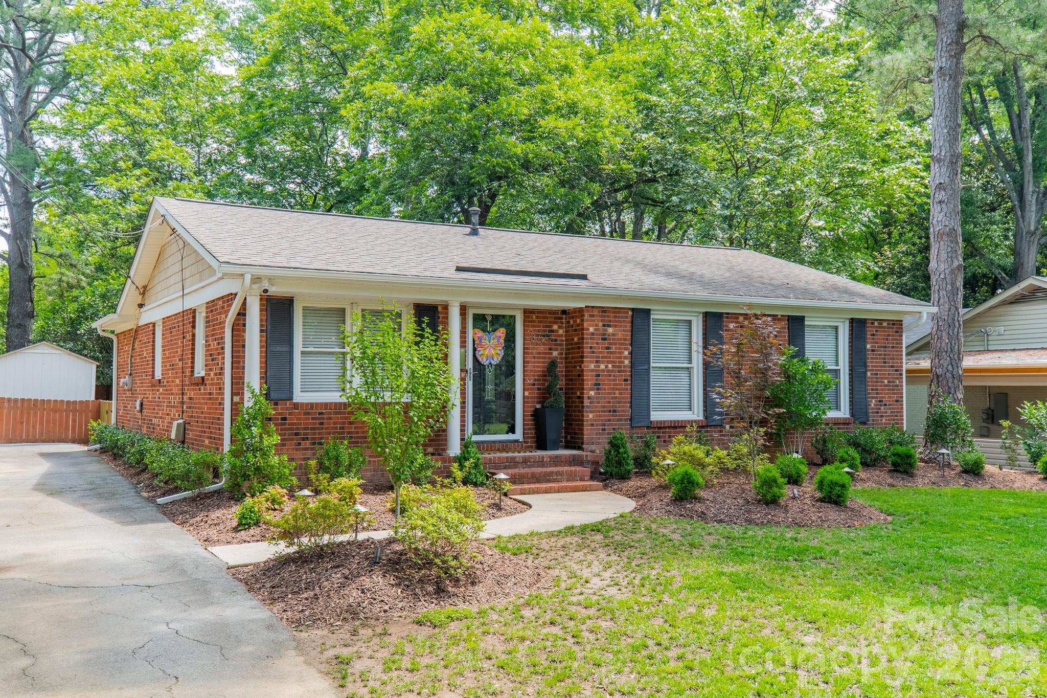 2nd image of 3723 Litchfield Rd, Charlotte, NC 28211 | MLS# 4387629