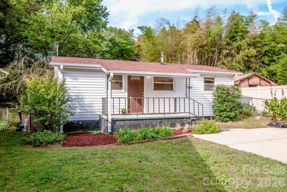 Homes for sale in Statesville, NC | 809 N Mulberry St, Statesville, NC 28677 | MLS# 4387704
