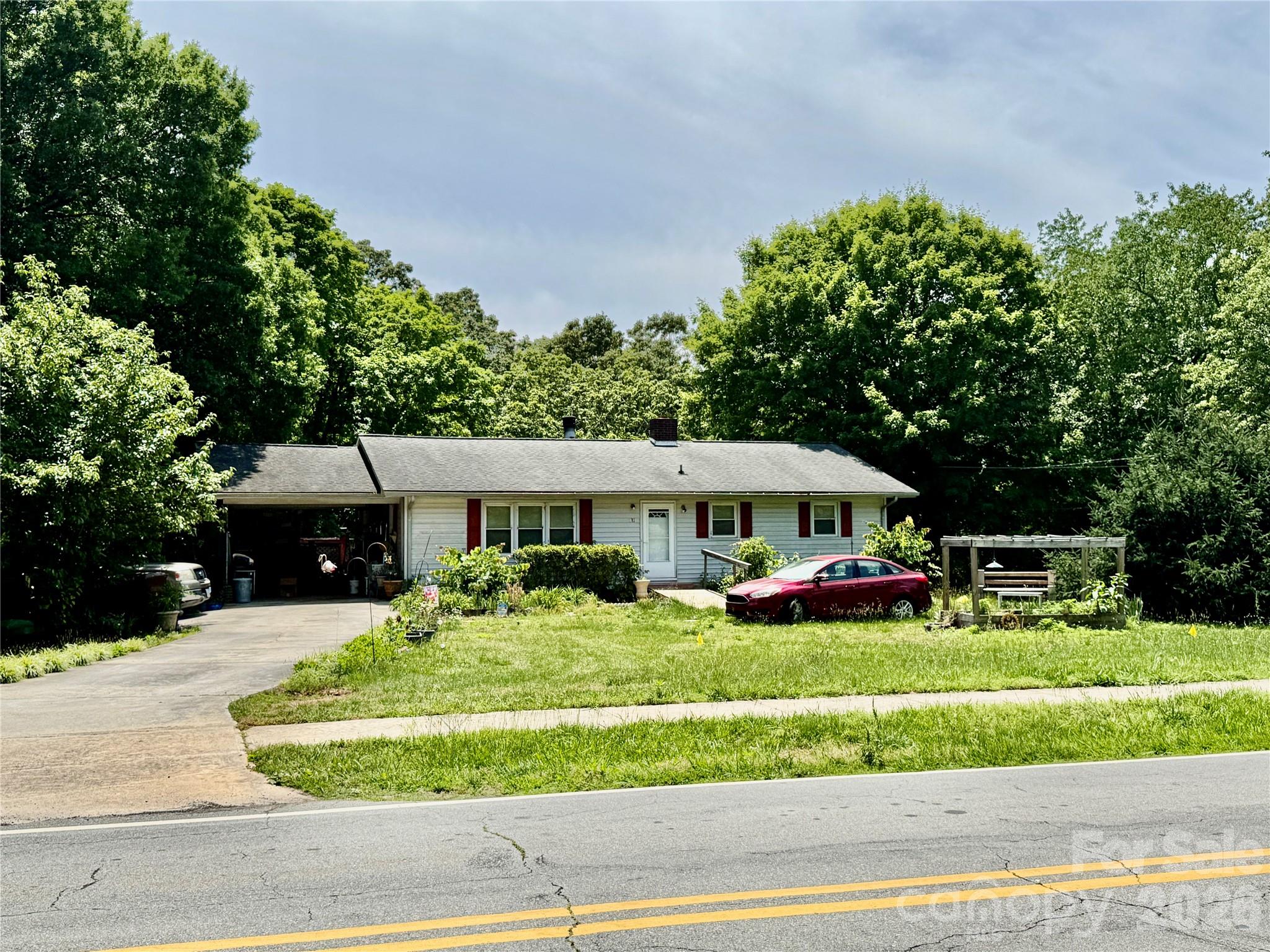 Homes for sale in Yadkinville, NC | 717 W Lee Ave, Yadkinville, NC 27055 | MLS# 4388118