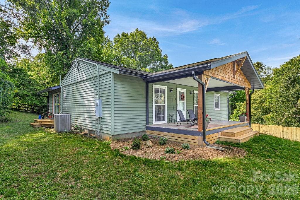 Homes for sale in Brevard, NC | 113 Byrd Ln, Brevard, NC 28712 | MLS# 4388450