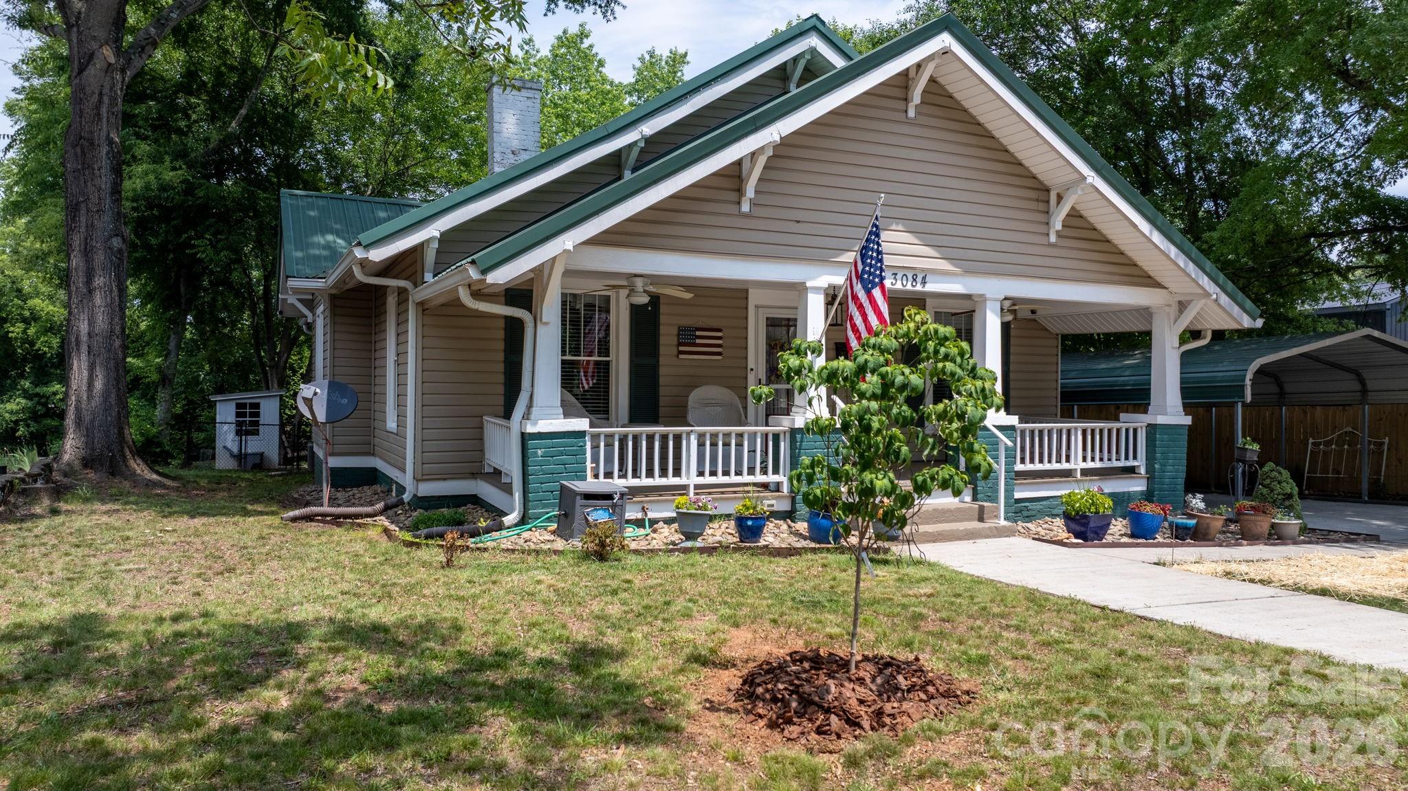 Homes for sale in Claremont, NC | 3084 W Main St, Claremont, NC 28610 | MLS# 4388526
