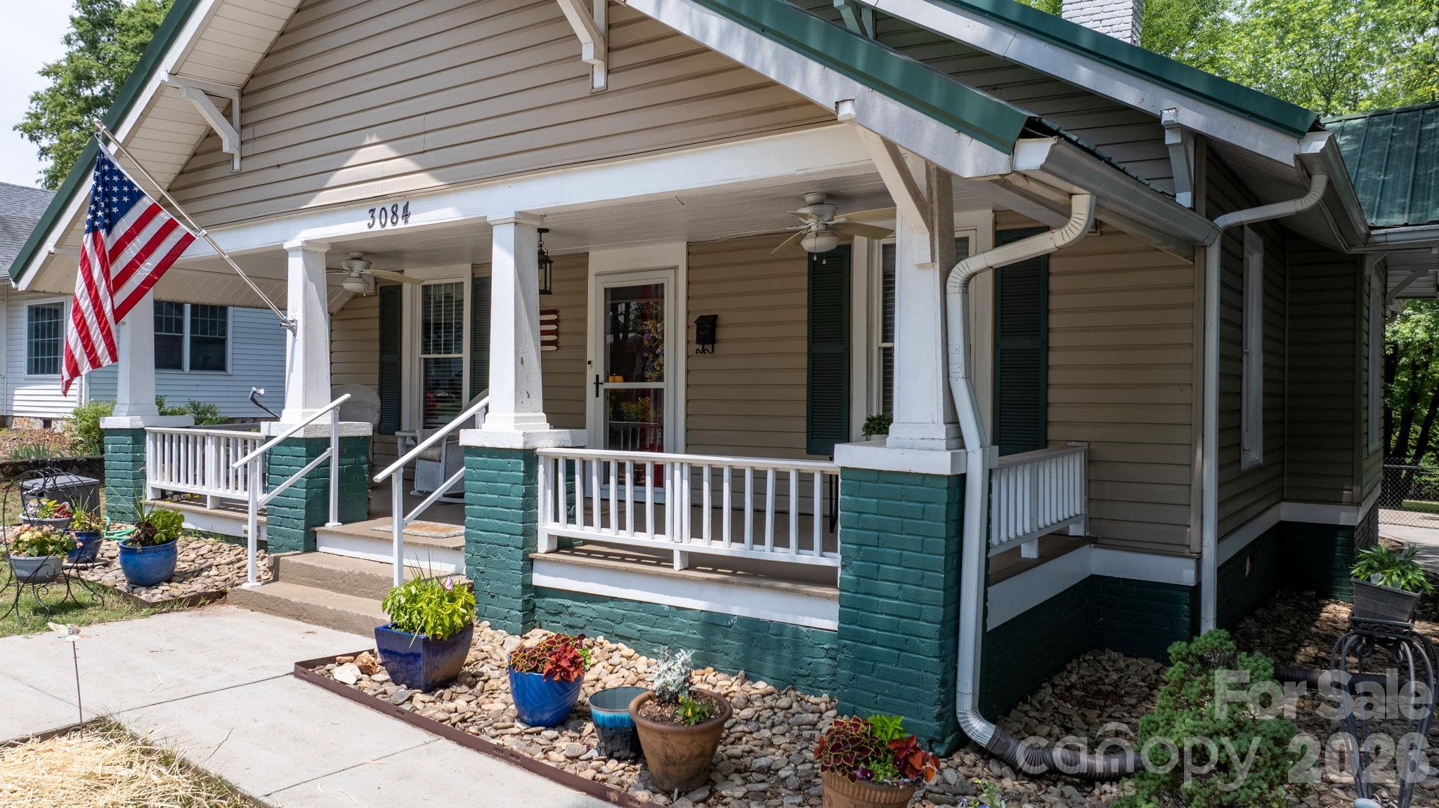 Homes for sale in Claremont, NC | 3084 W Main St, Claremont, NC 28610 | MLS# 4388526
