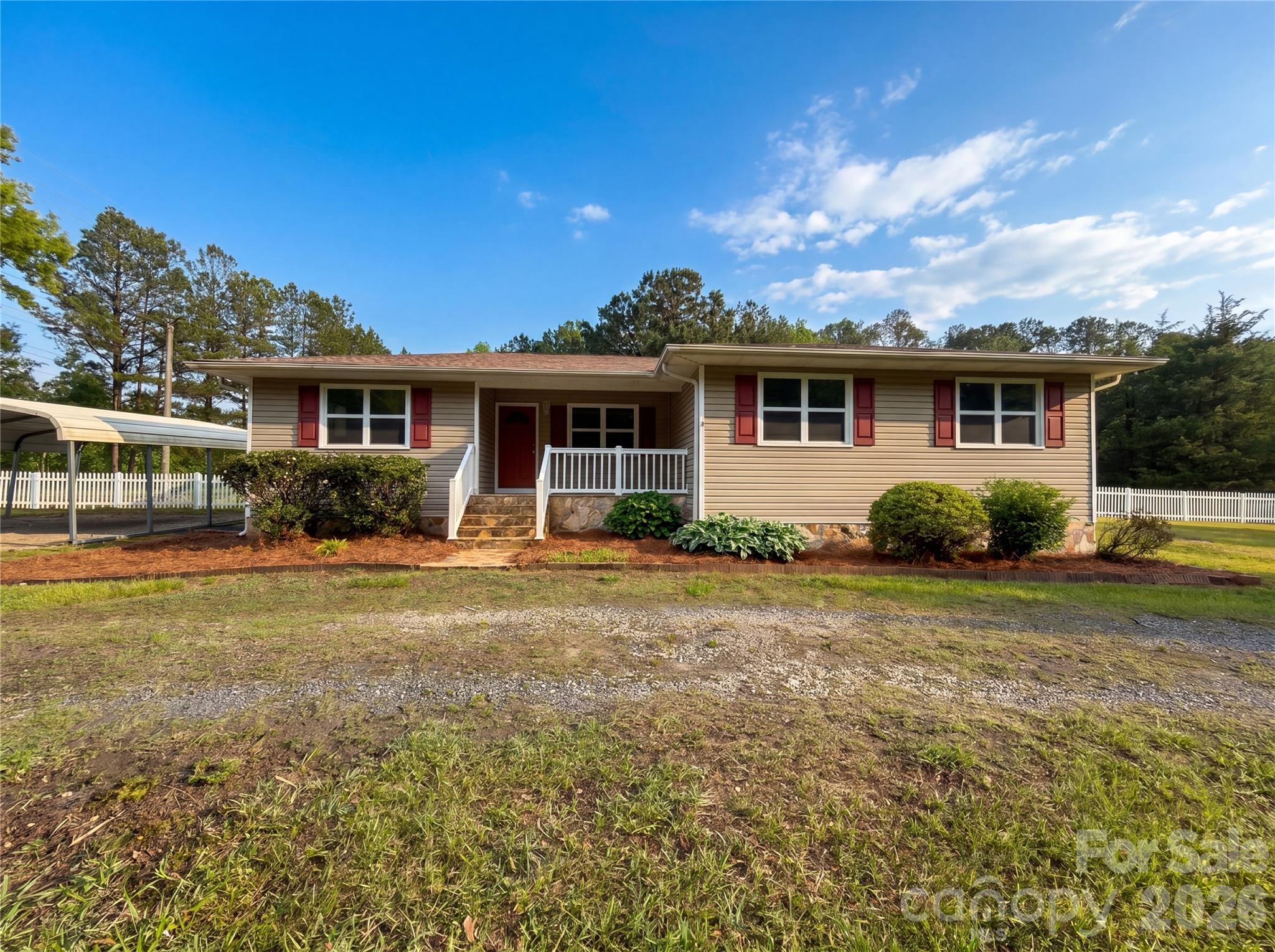 Homes for sale in Catawba, SC | 565 Rutledge Dr, Catawba, SC 29704 | MLS# 4388576