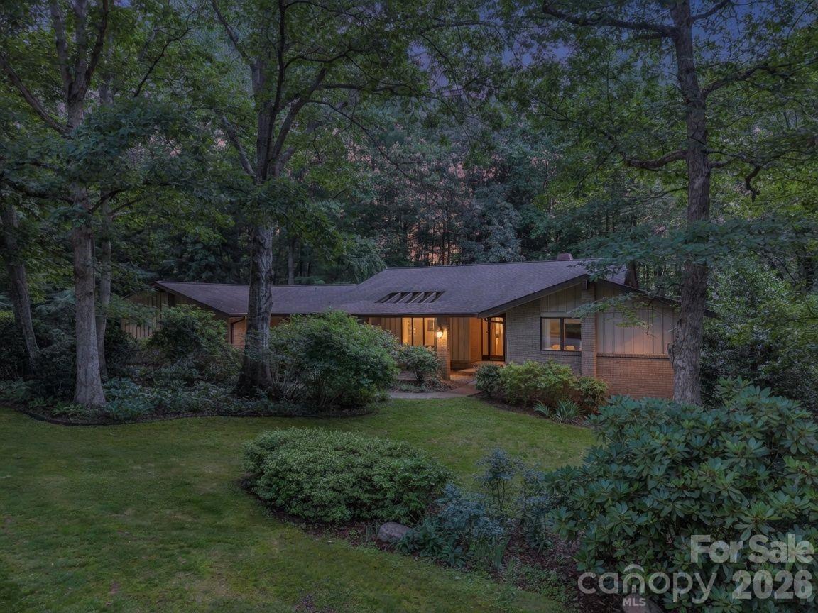 47th image of 115 Woodhaven Dr, Hendersonville, NC 28739 | MLS# 4389153