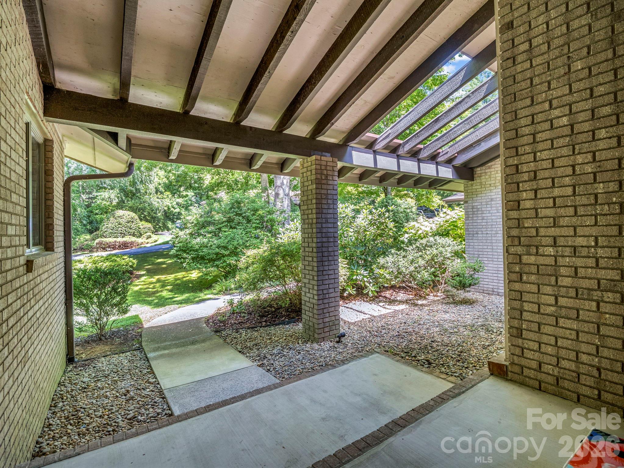 3rd image of 115 Woodhaven Dr, Hendersonville, NC 28739 | MLS# 4389153