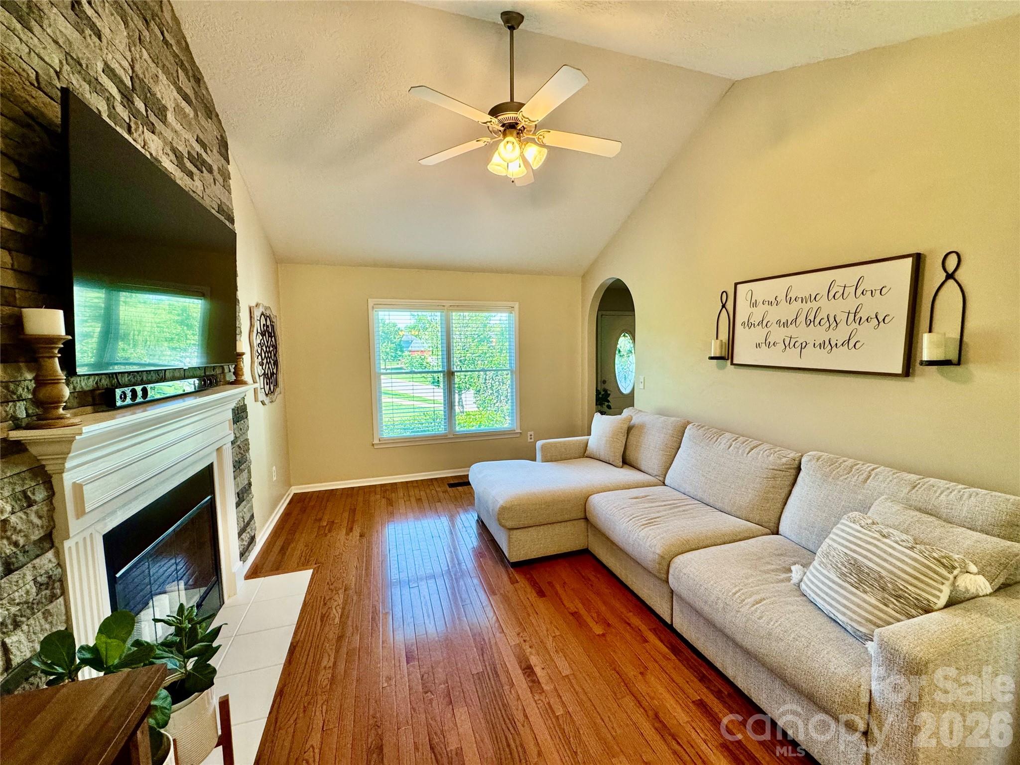 4th image of 1688 Buffett Cir, Hickory, NC 28602 | MLS# 4389759