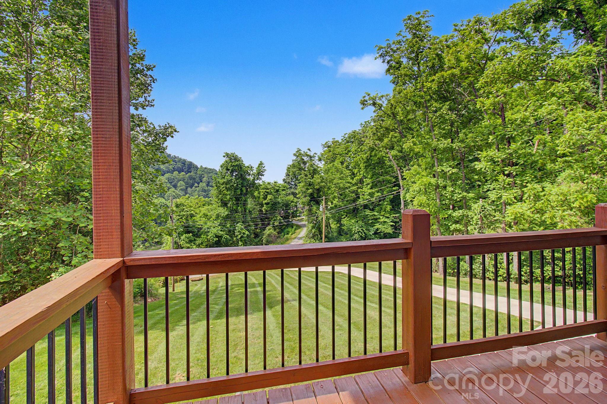 Photo 3 of Single family home for sale at 300 Green Meadow Ln, Mars Hill, NC 28754 | MLS# 4390435 | Listing updated on 2026-09-03